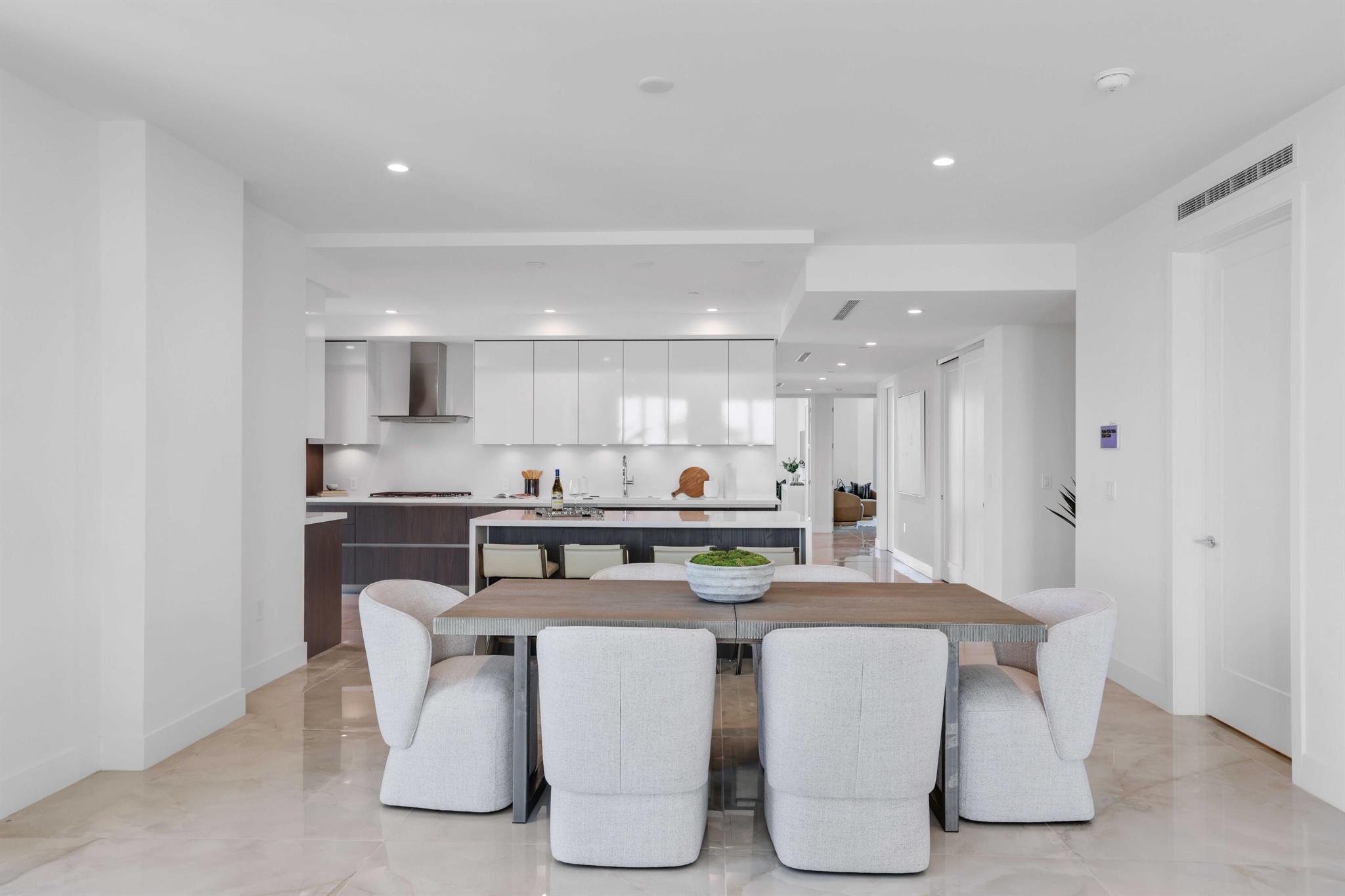 475 E Royal Palm Road 506