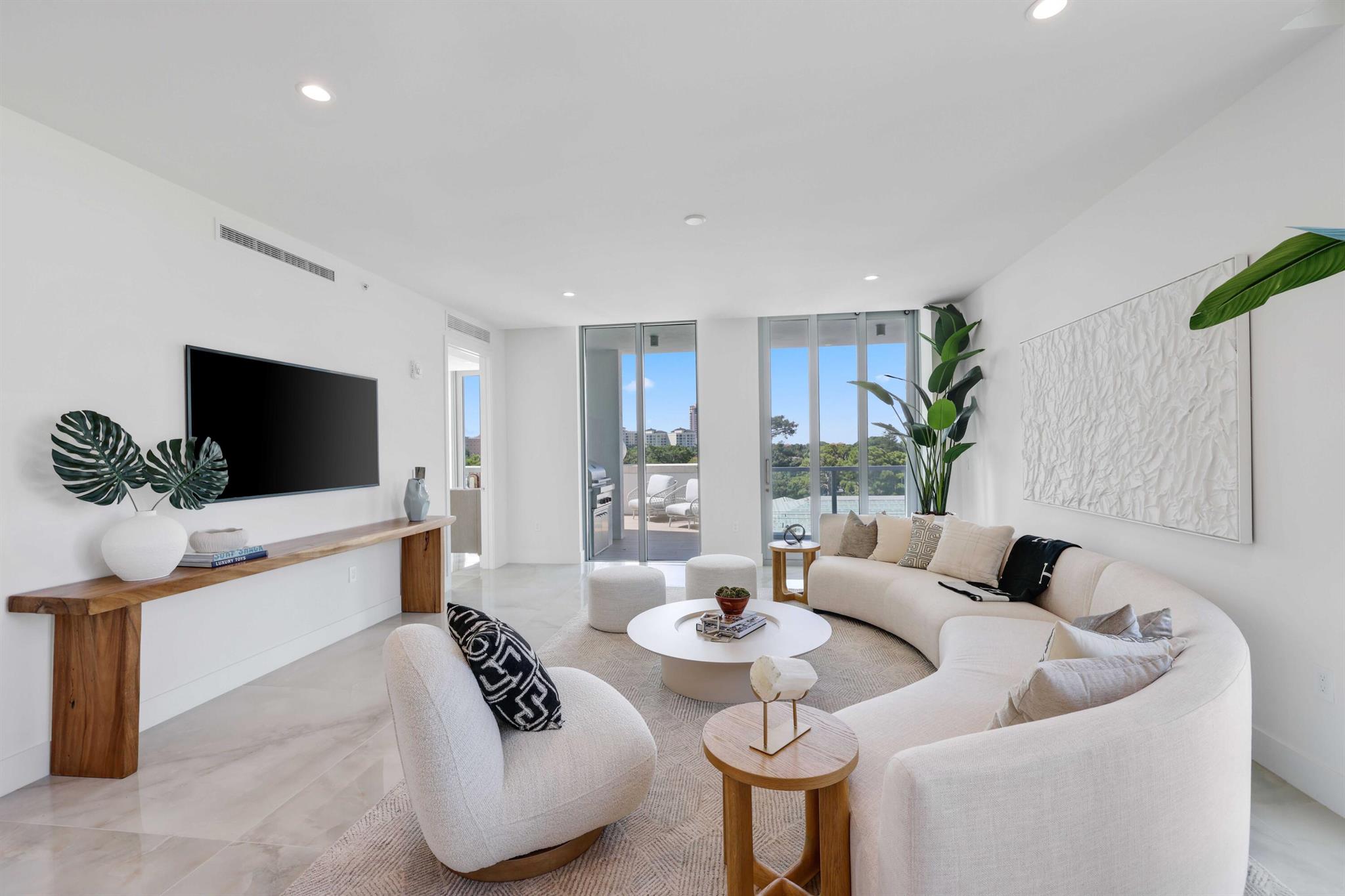 475 E Royal Palm Road 506