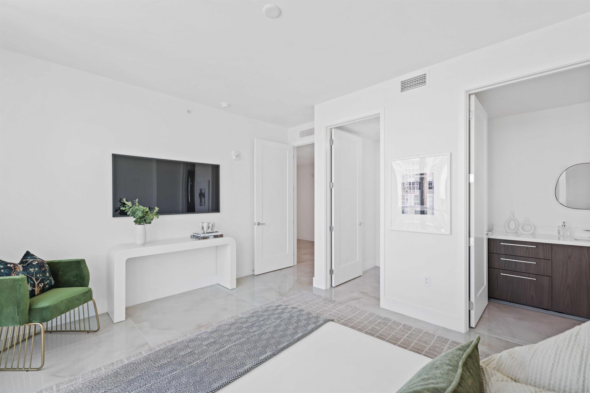 475 E Royal Palm Road 506