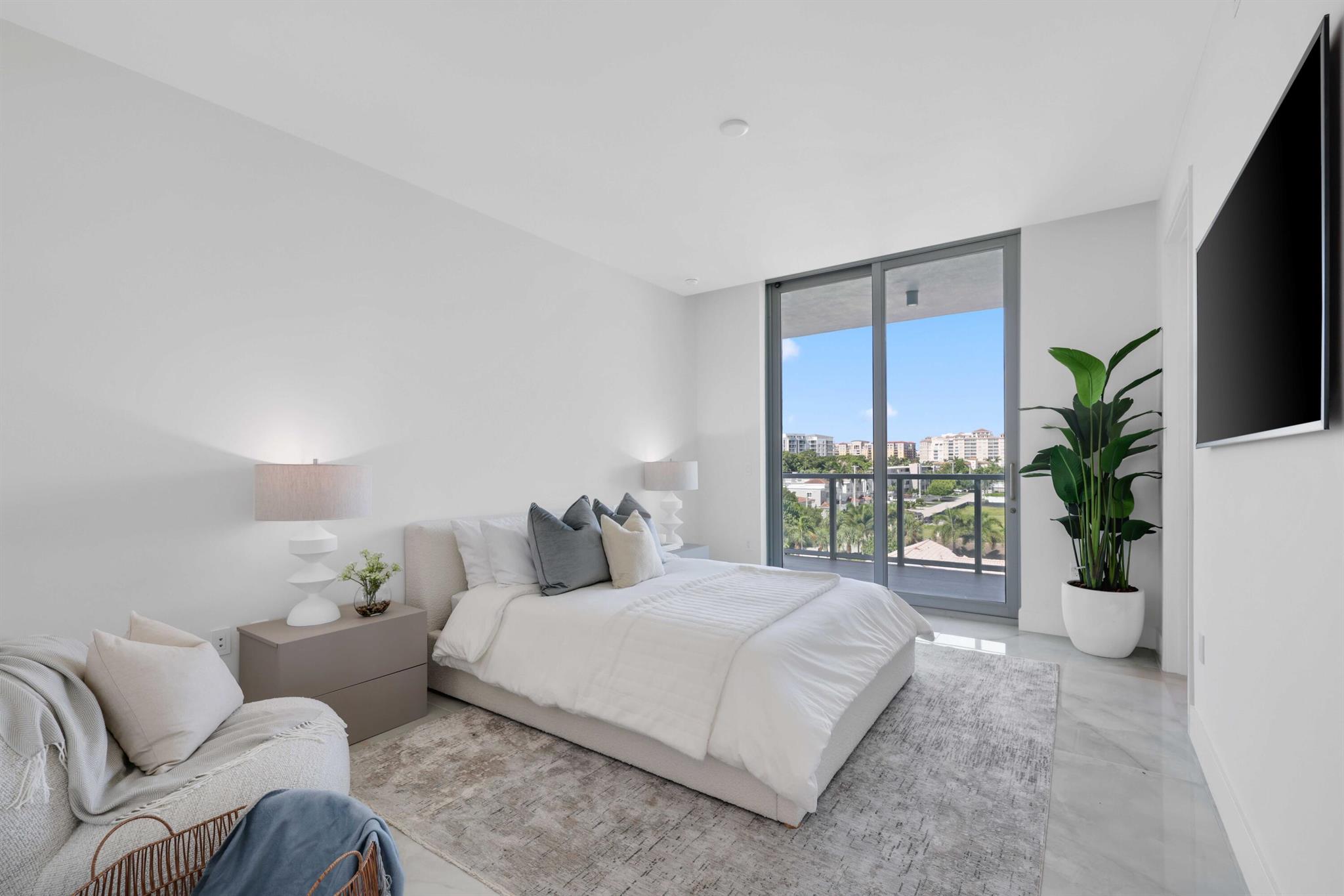 475 E Royal Palm Road 506