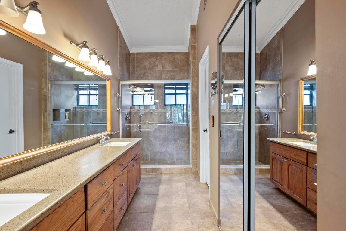 5770 Parkwalk Circle W