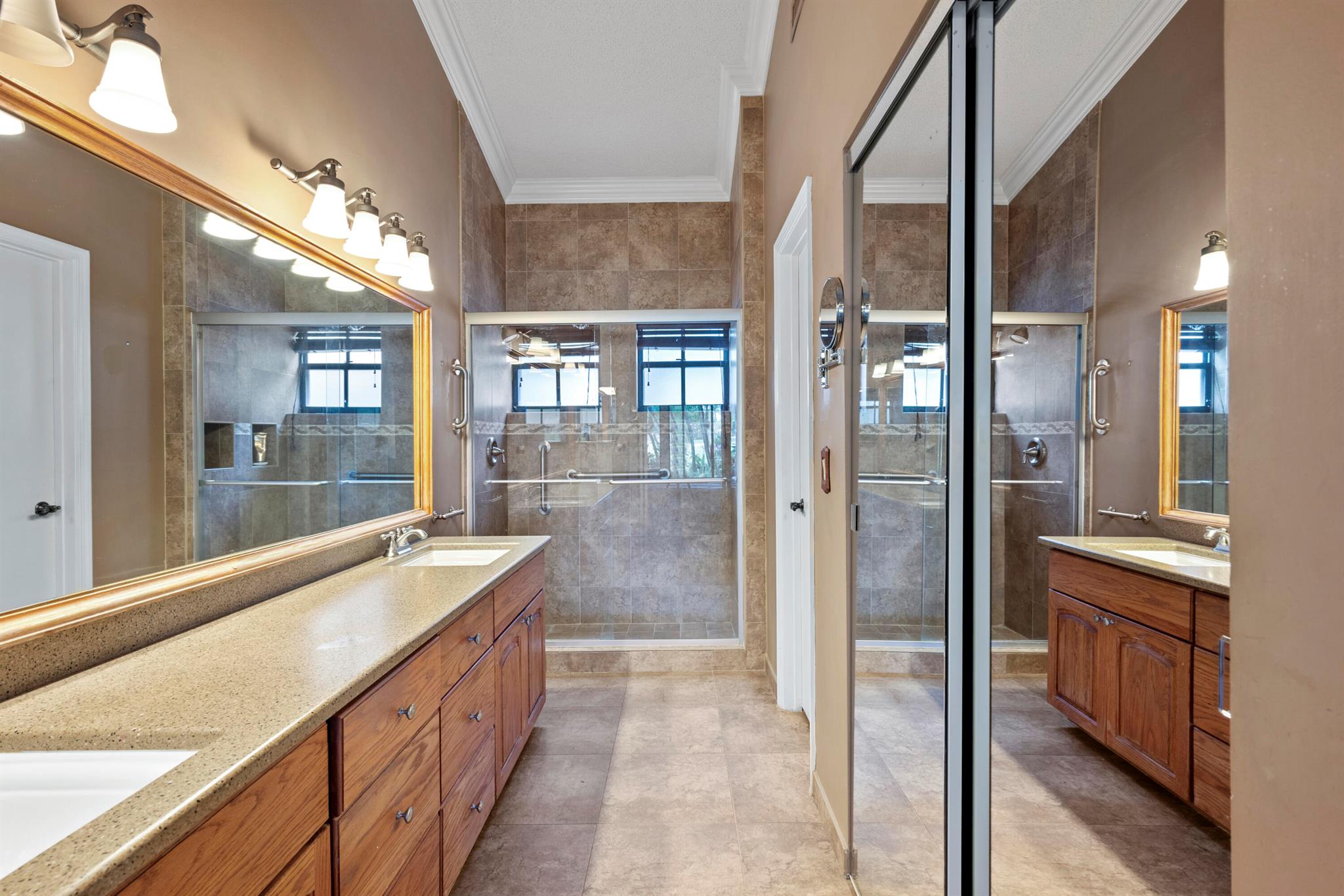 5770 Parkwalk Circle W