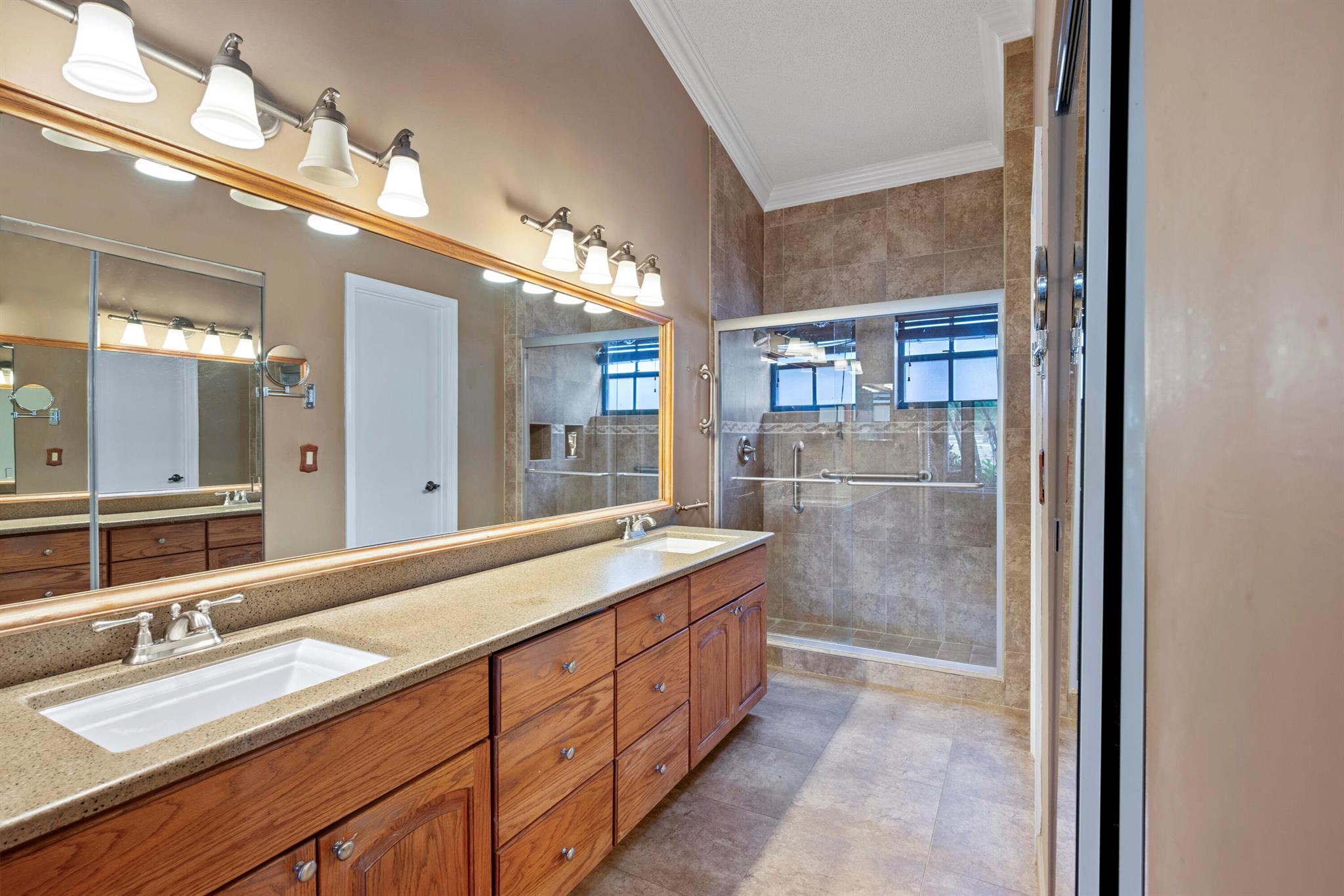 5770 Parkwalk Circle W