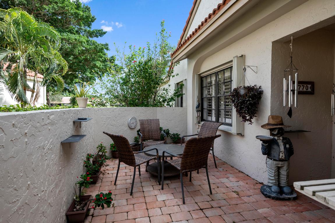 5770 Parkwalk Circle W