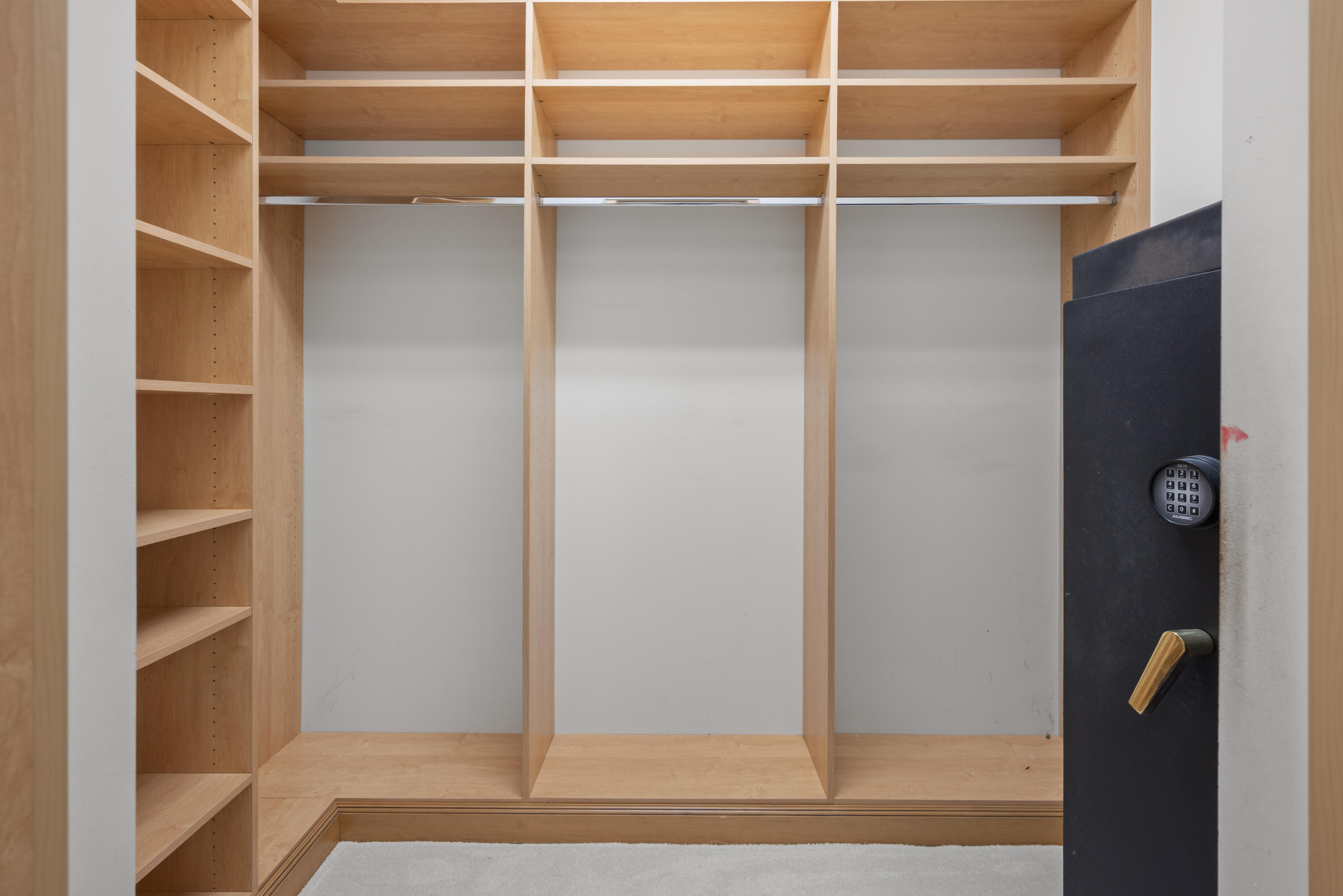 5752 Vintage Oaks Circle