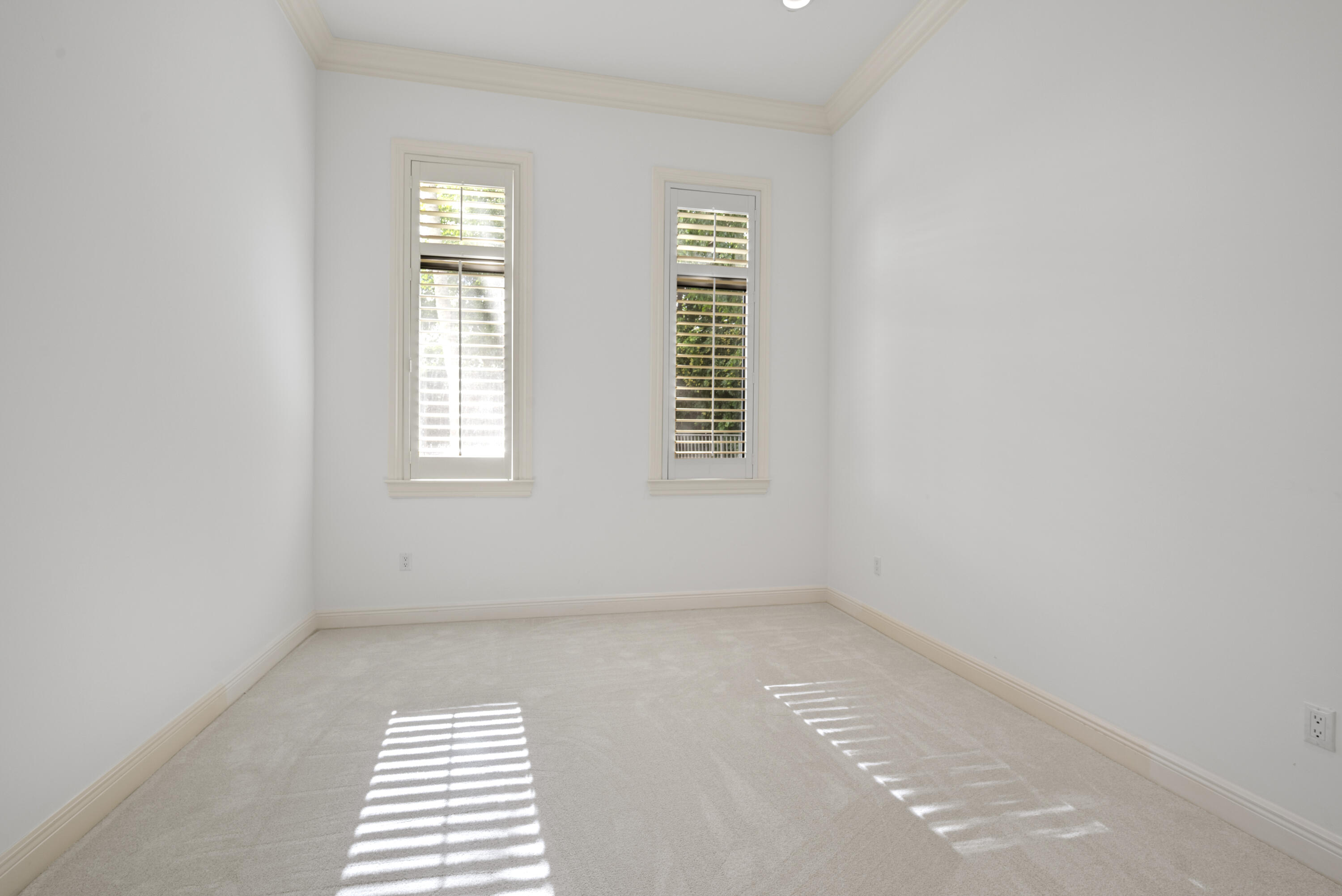 5752 Vintage Oaks Circle