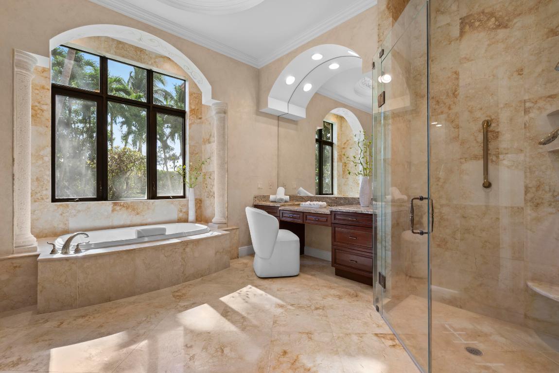 5752 Vintage Oaks Circle