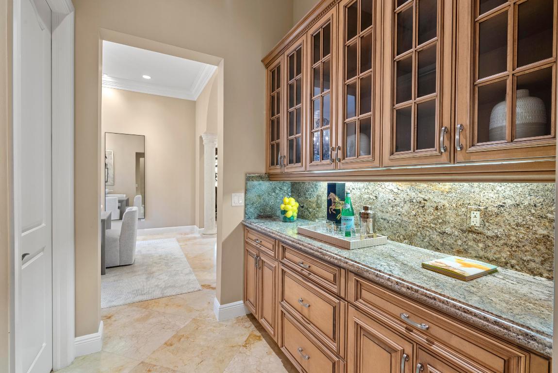 5752 Vintage Oaks Circle