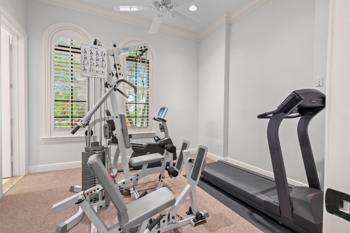 5752 Vintage Oaks Circle