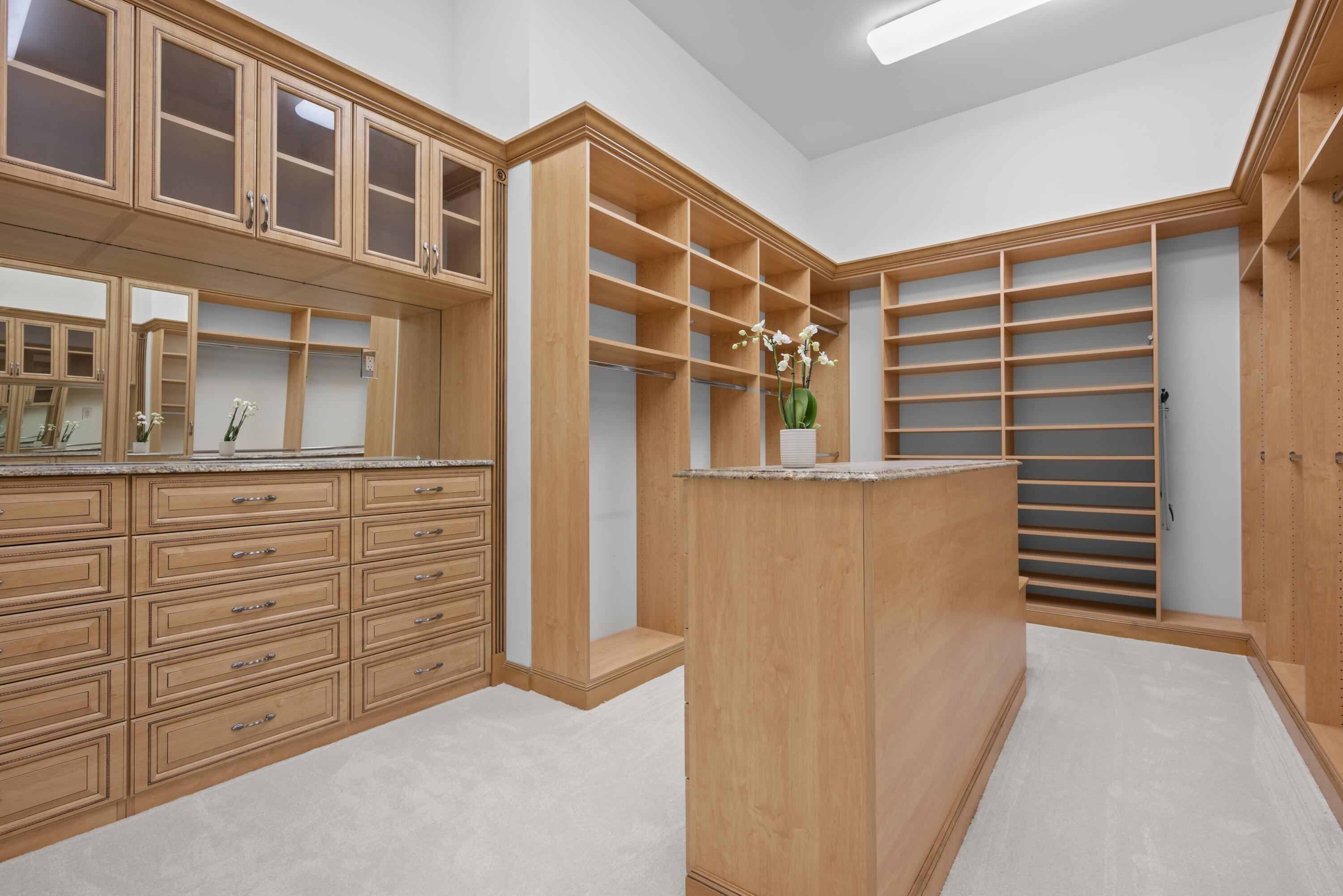 5752 Vintage Oaks Circle