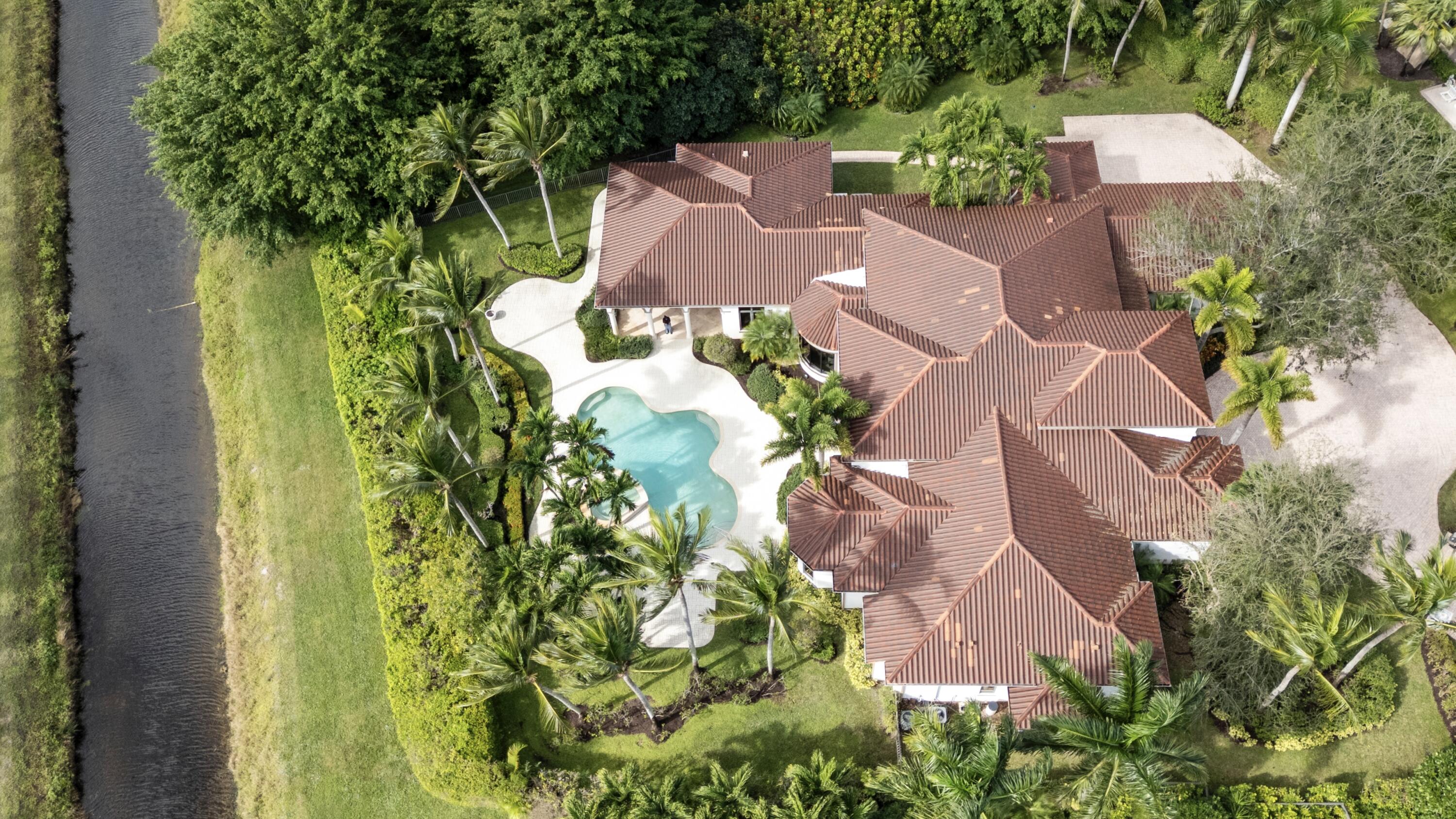 5752 Vintage Oaks Circle