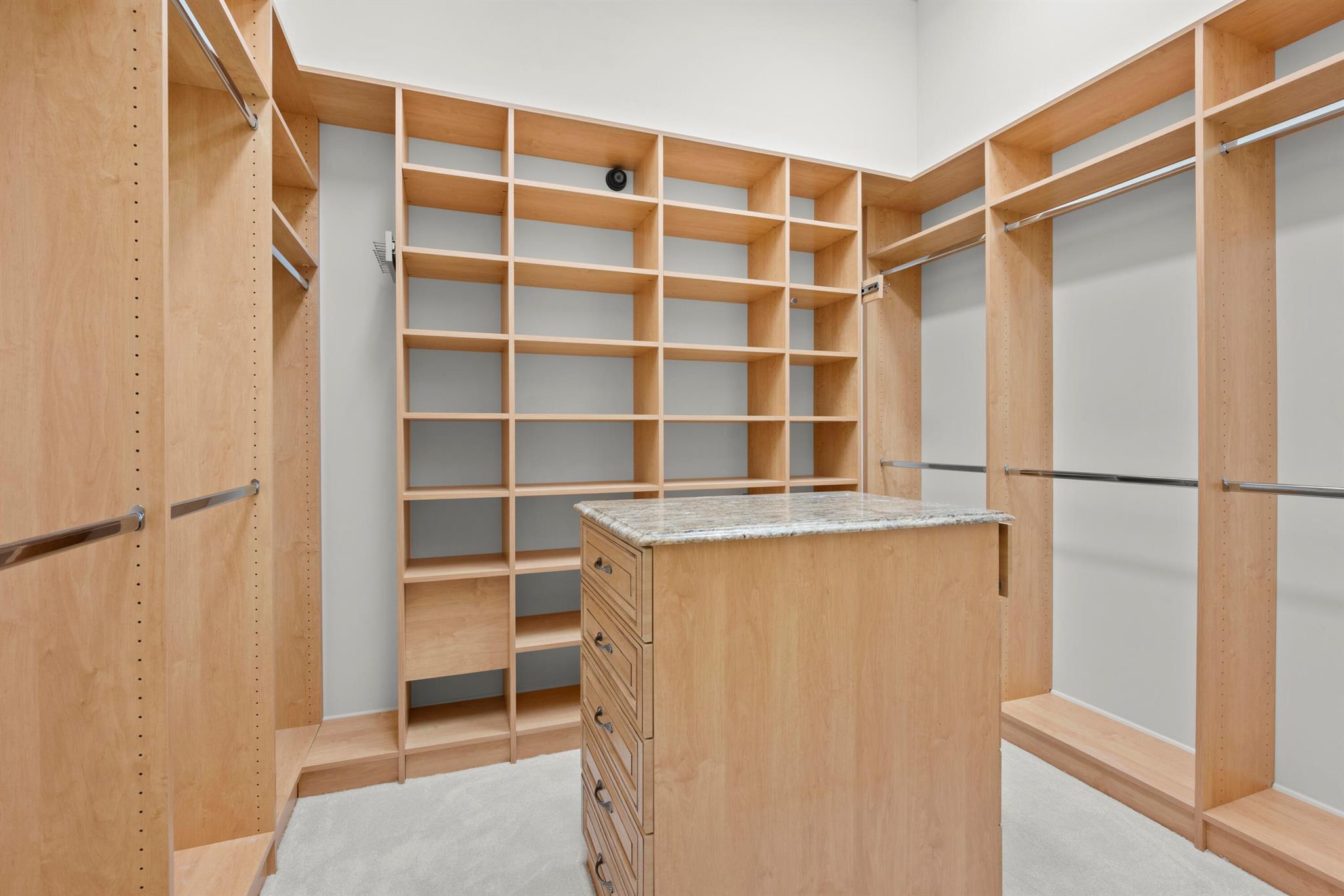 5752 Vintage Oaks Circle