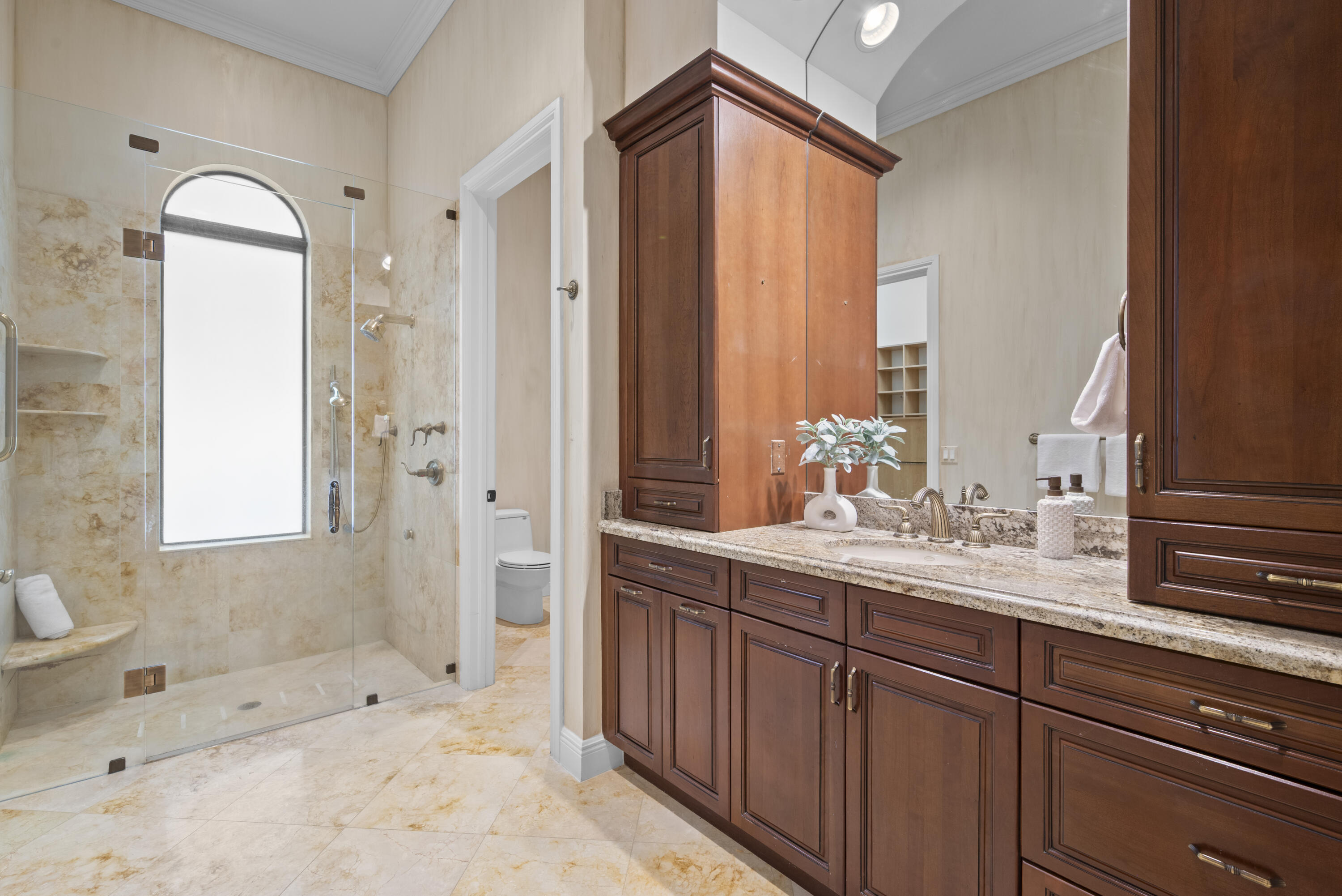 5752 Vintage Oaks Circle