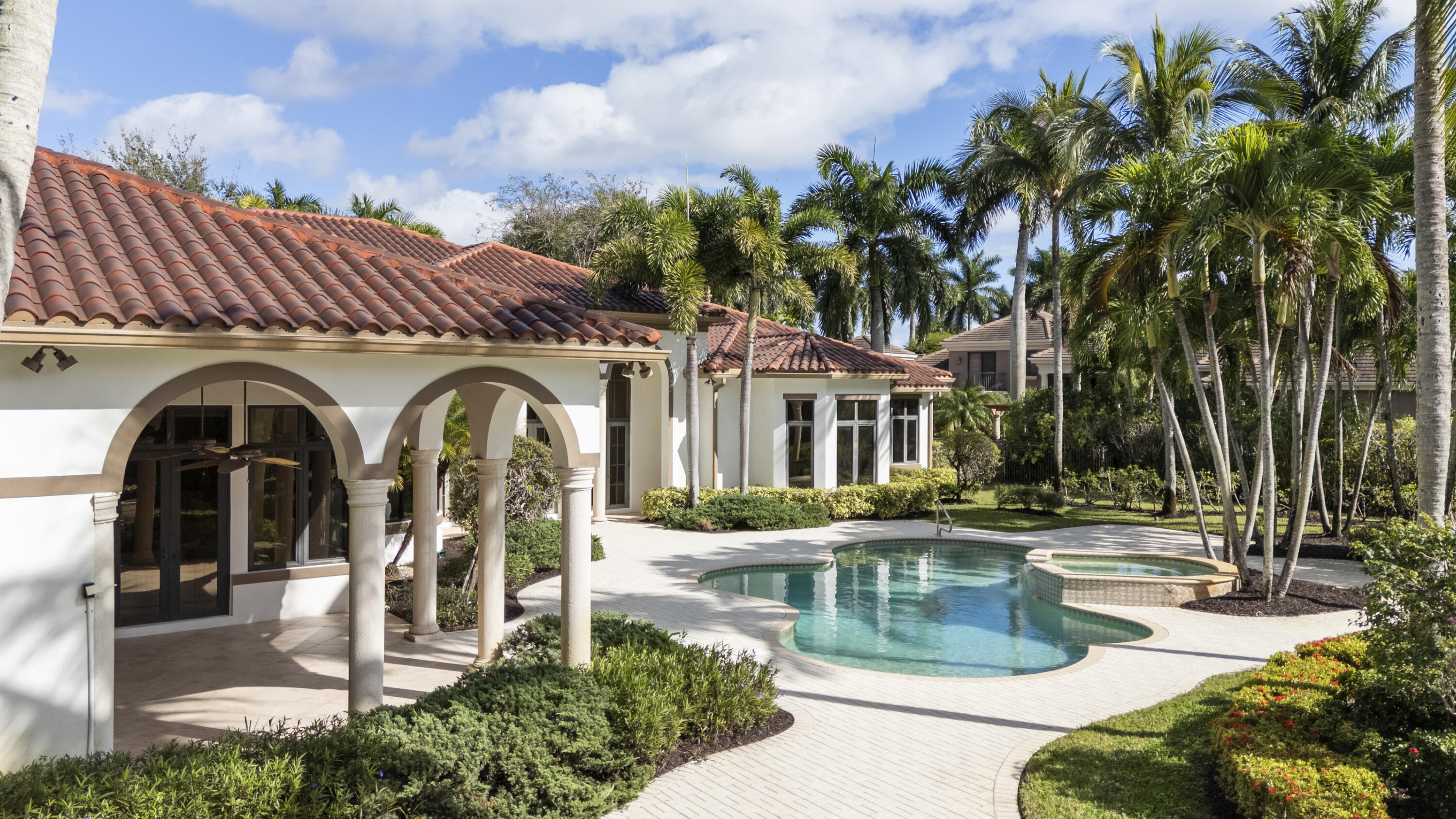 5752 Vintage Oaks Circle