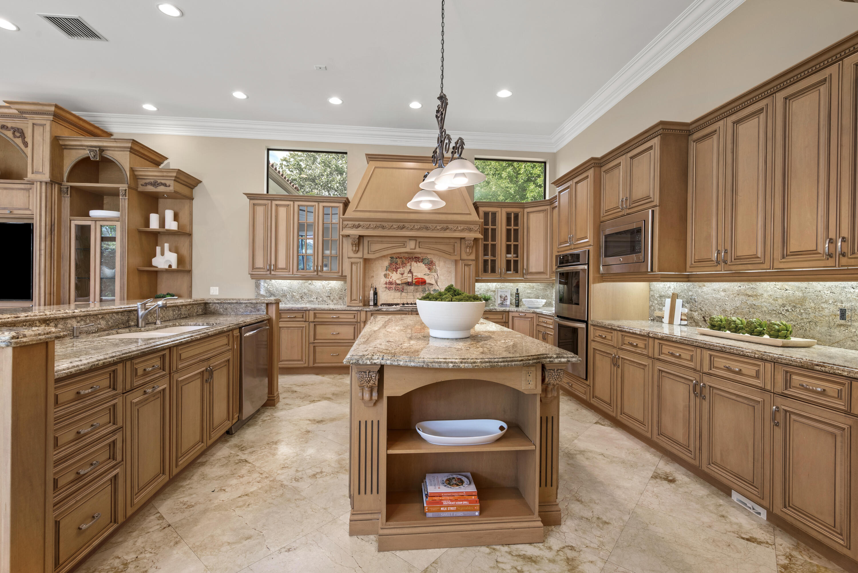 5752 Vintage Oaks Circle