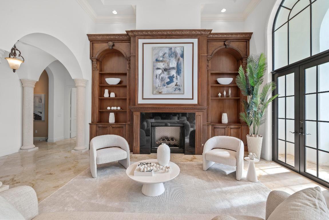 5752 Vintage Oaks Circle