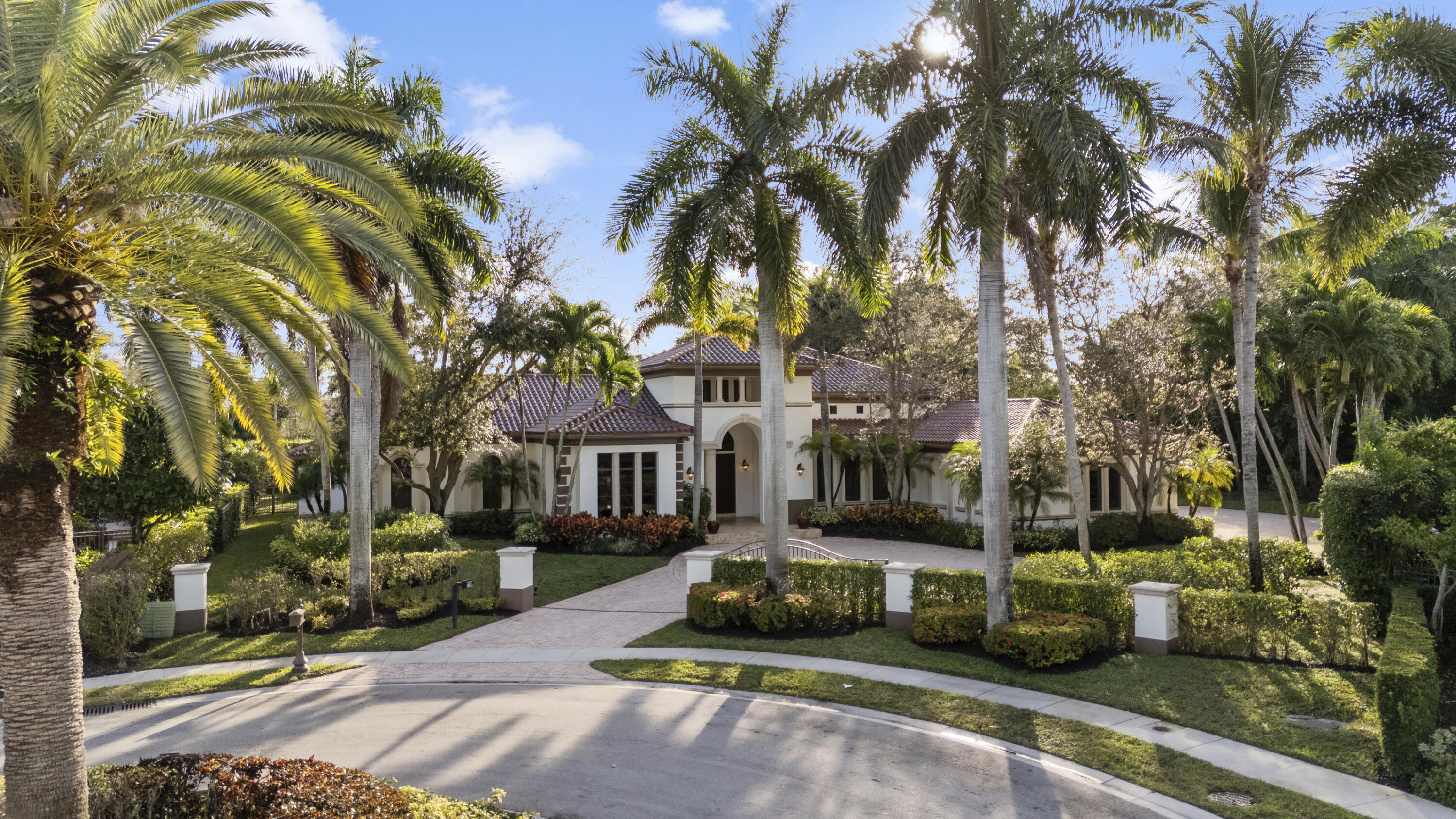 5752 Vintage Oaks Circle