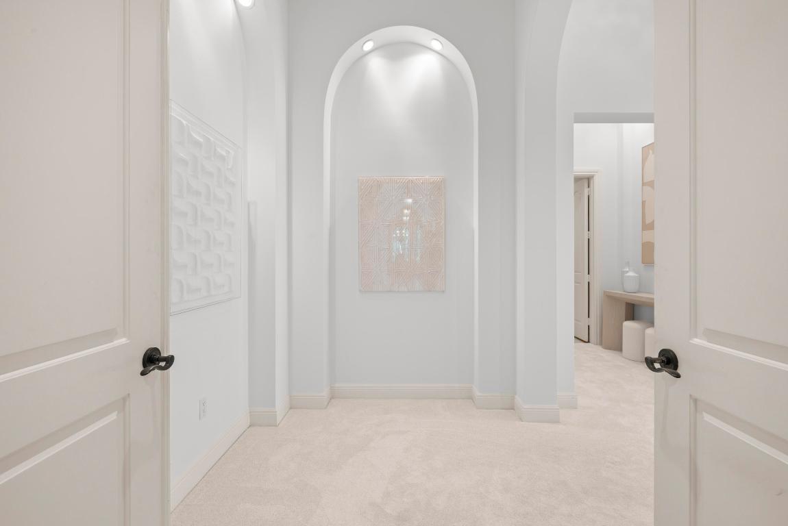 5752 Vintage Oaks Circle