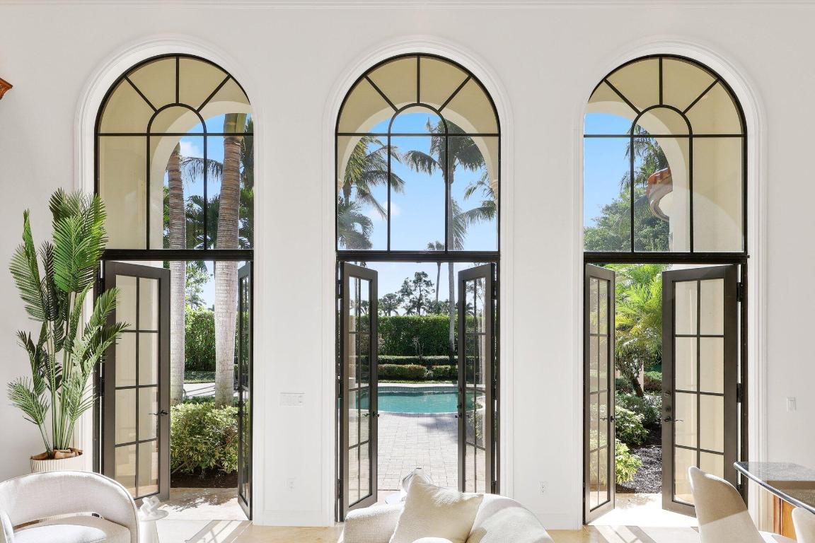 5752 Vintage Oaks Circle