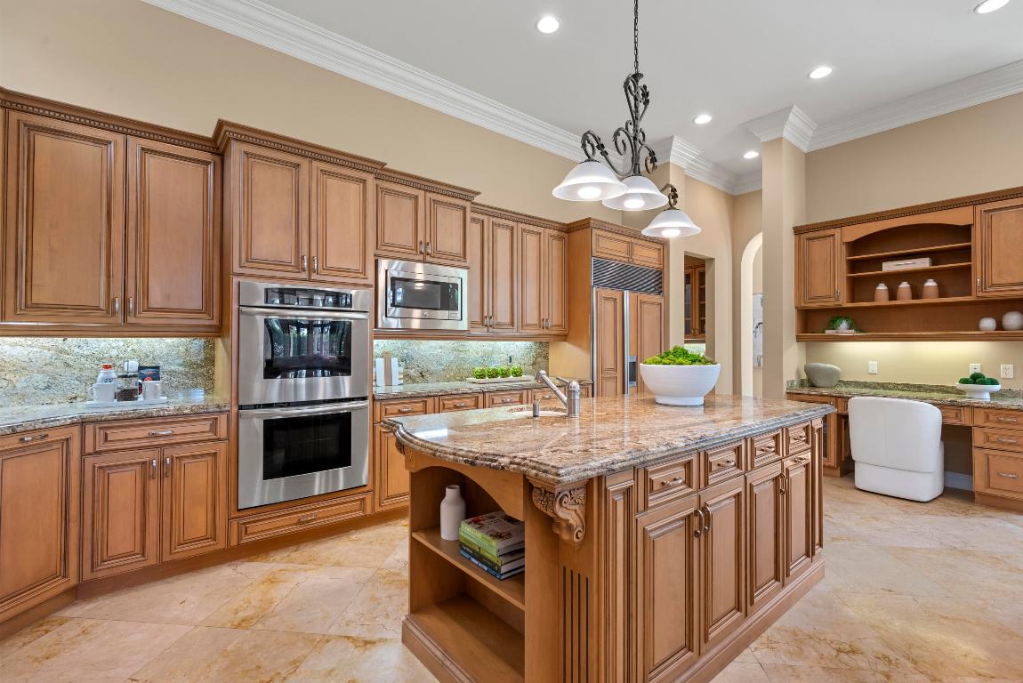 5752 Vintage Oaks Circle