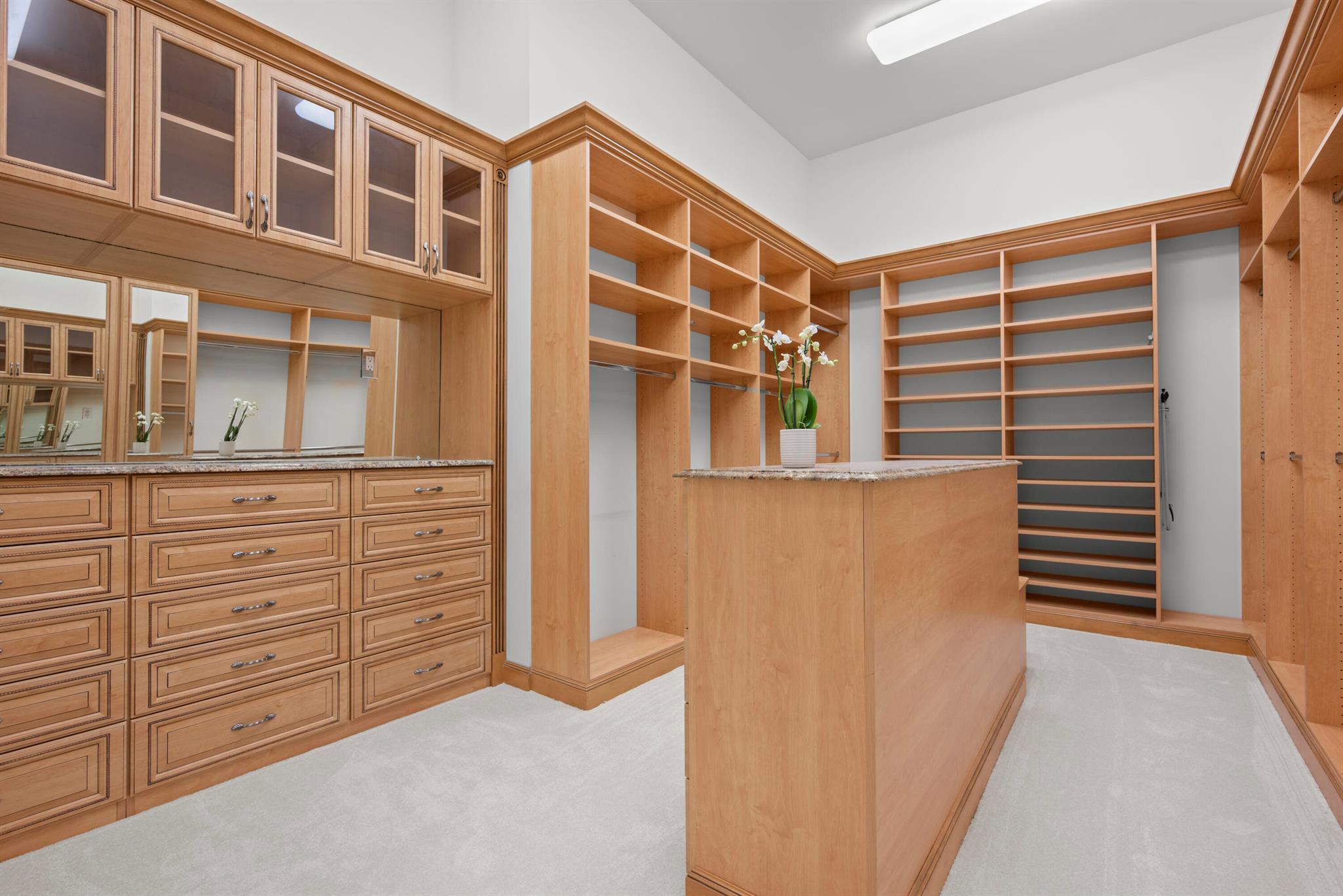 5752 Vintage Oaks Circle