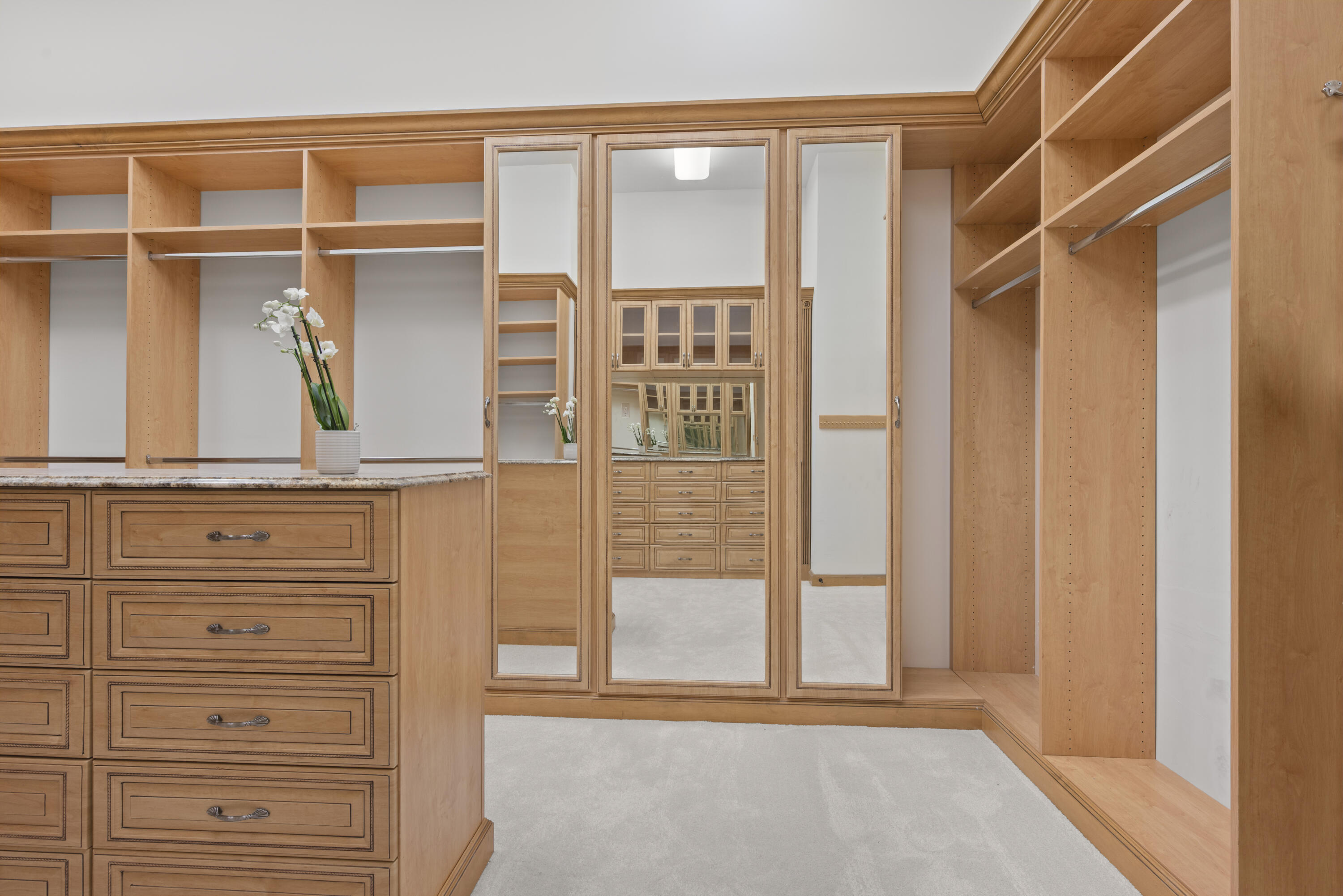 5752 Vintage Oaks Circle