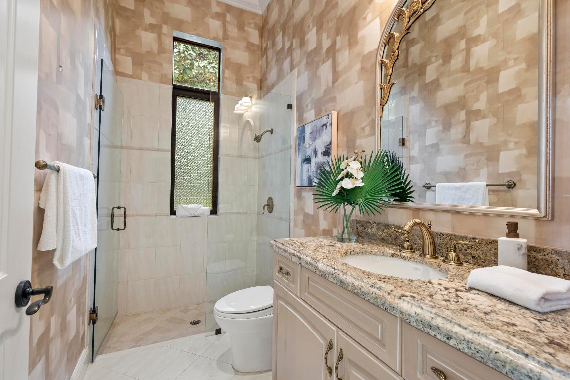 5752 Vintage Oaks Circle