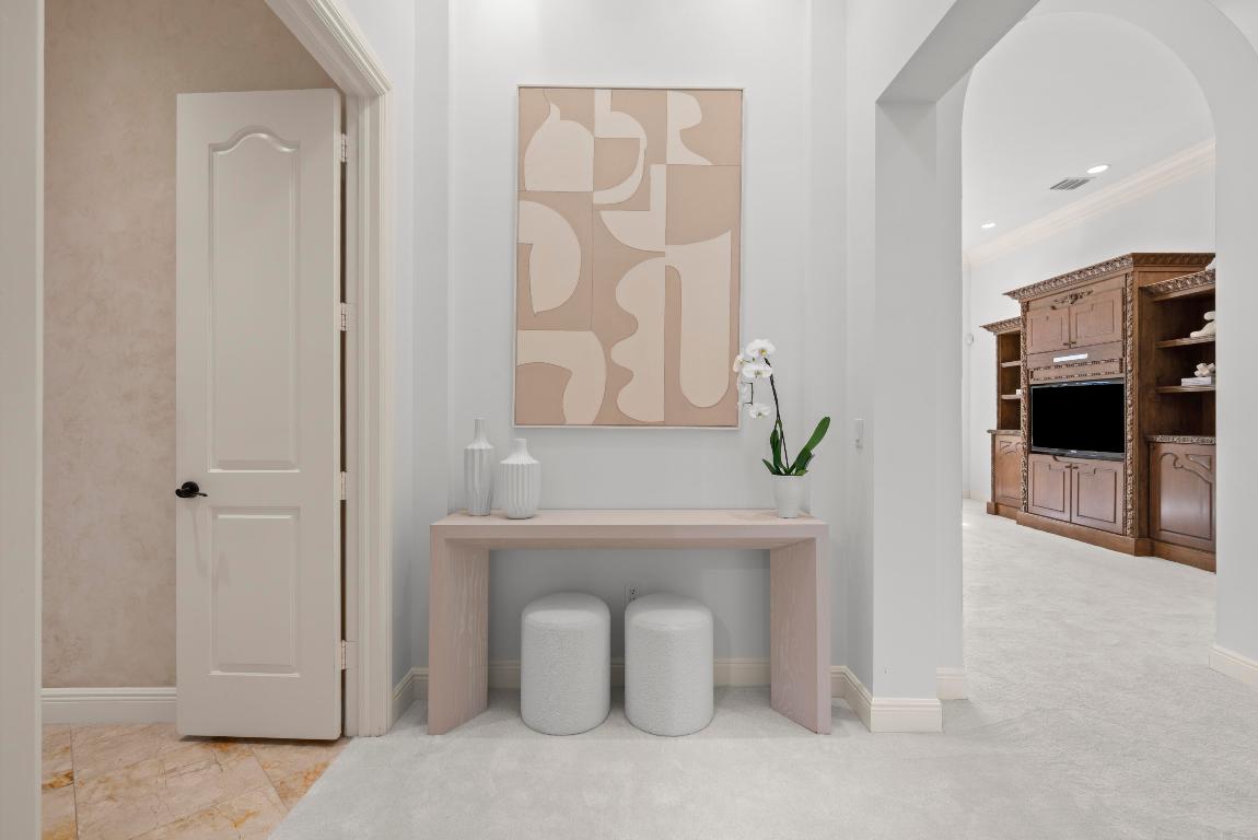 5752 Vintage Oaks Circle