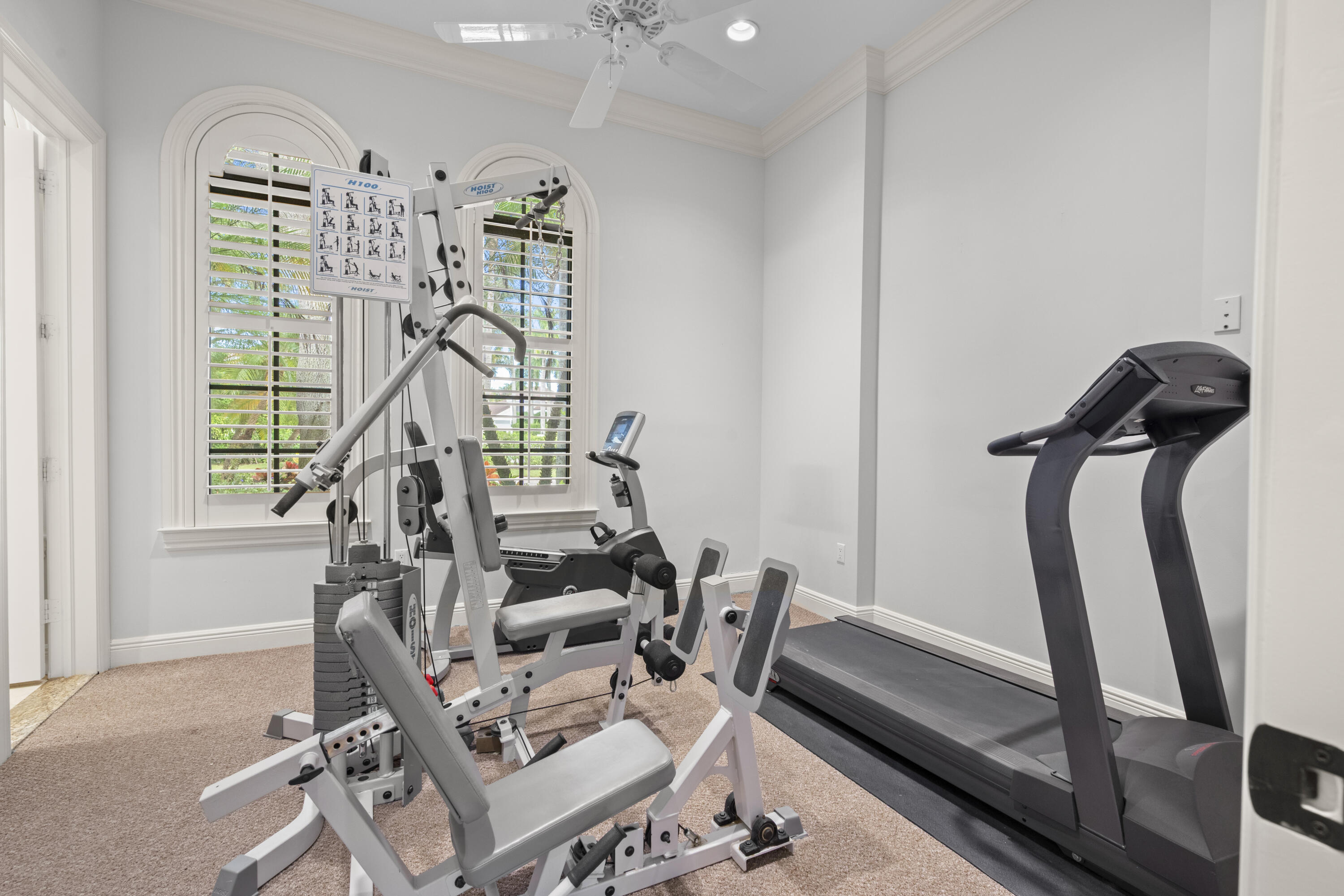 5752 Vintage Oaks Circle