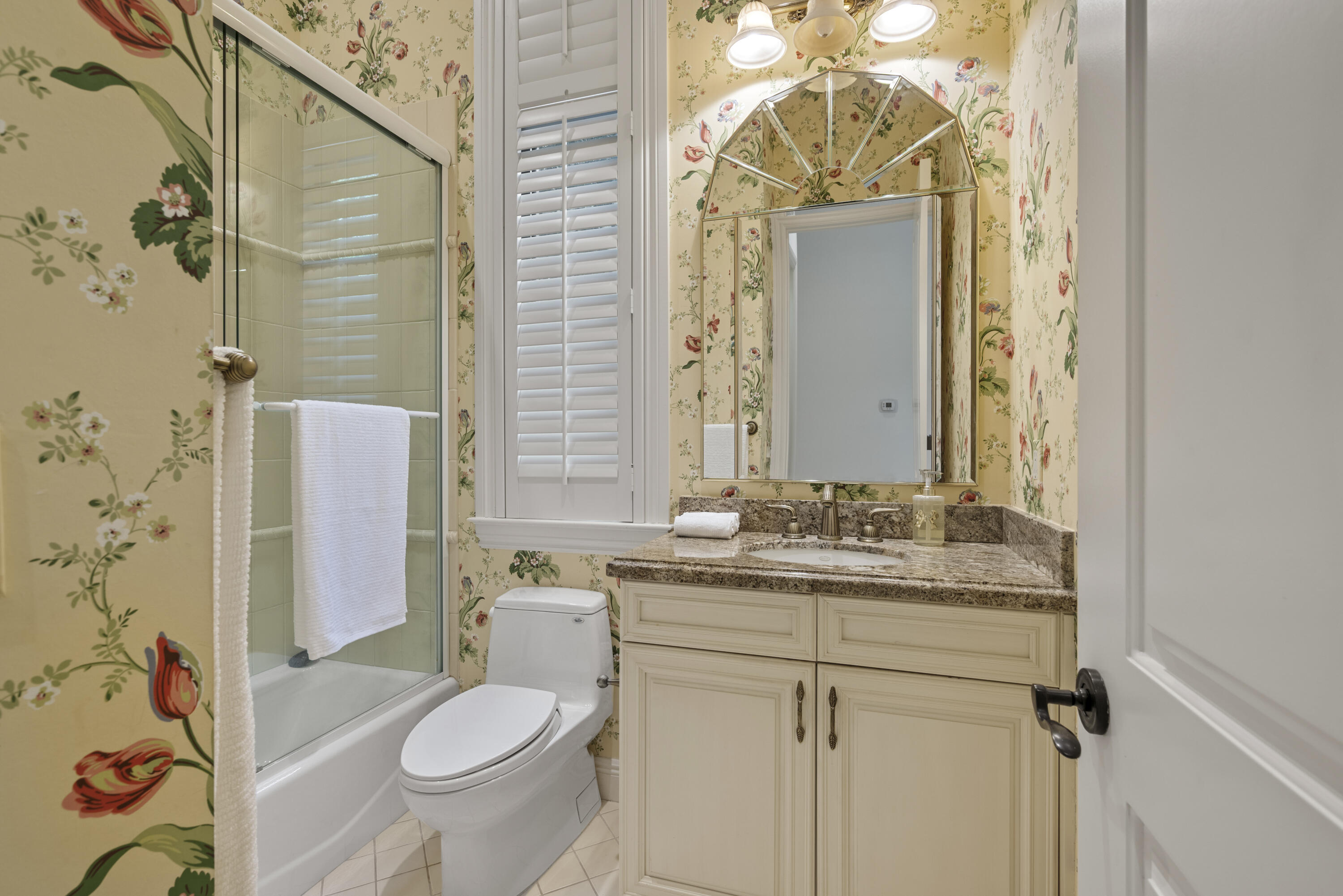 5752 Vintage Oaks Circle