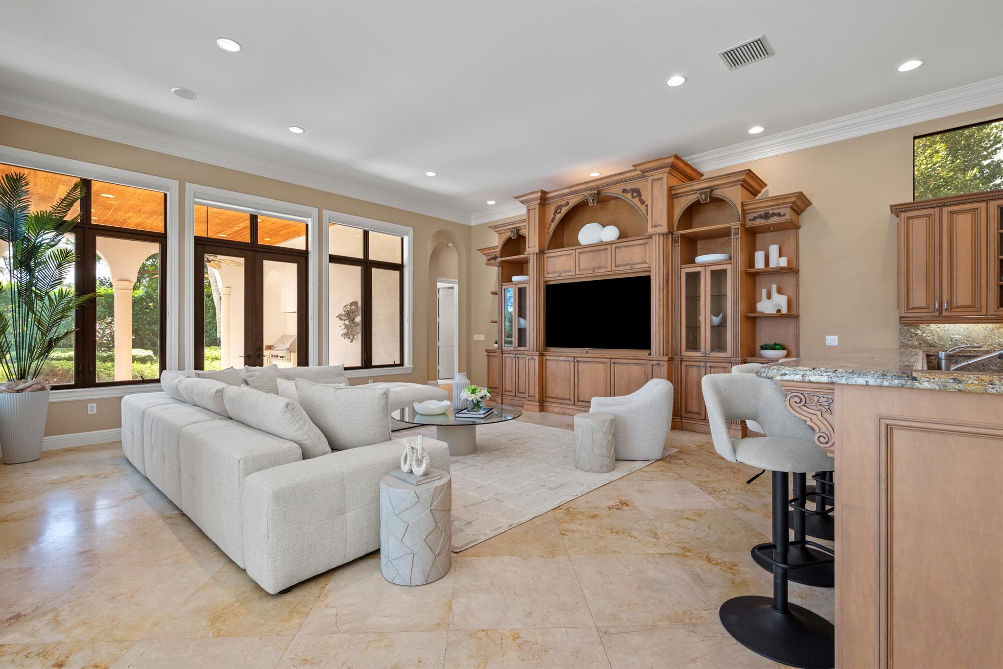 5752 Vintage Oaks Circle