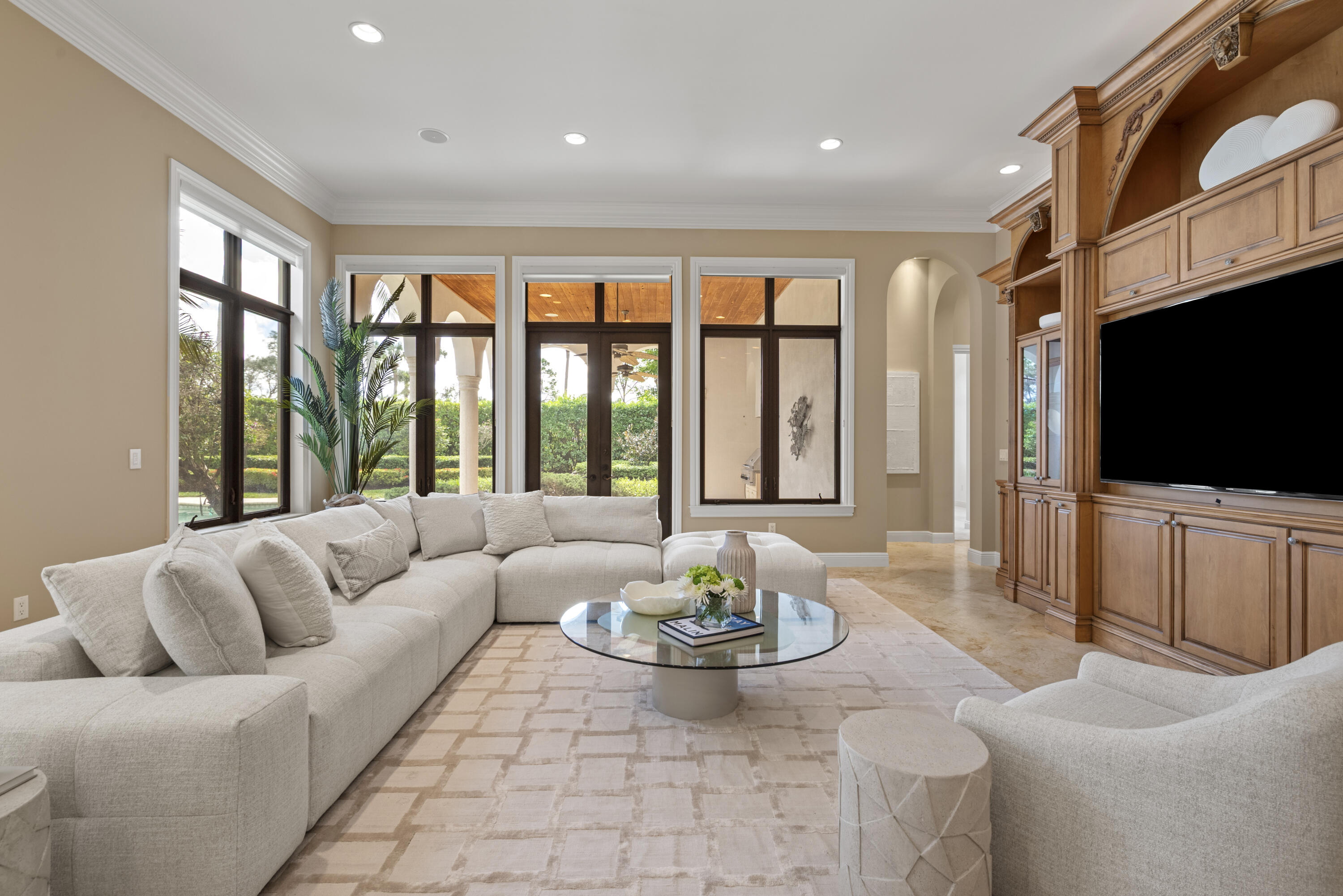 5752 Vintage Oaks Circle