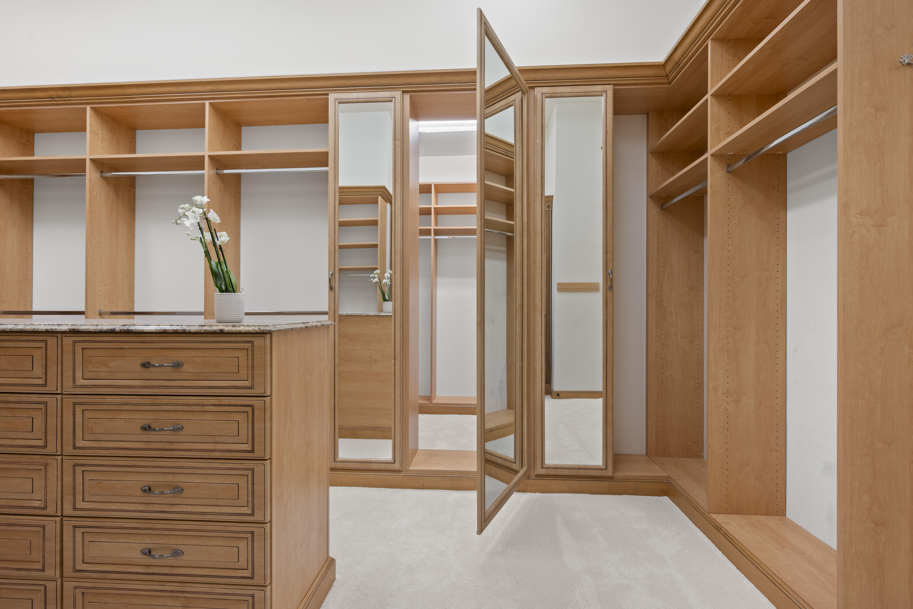 5752 Vintage Oaks Circle