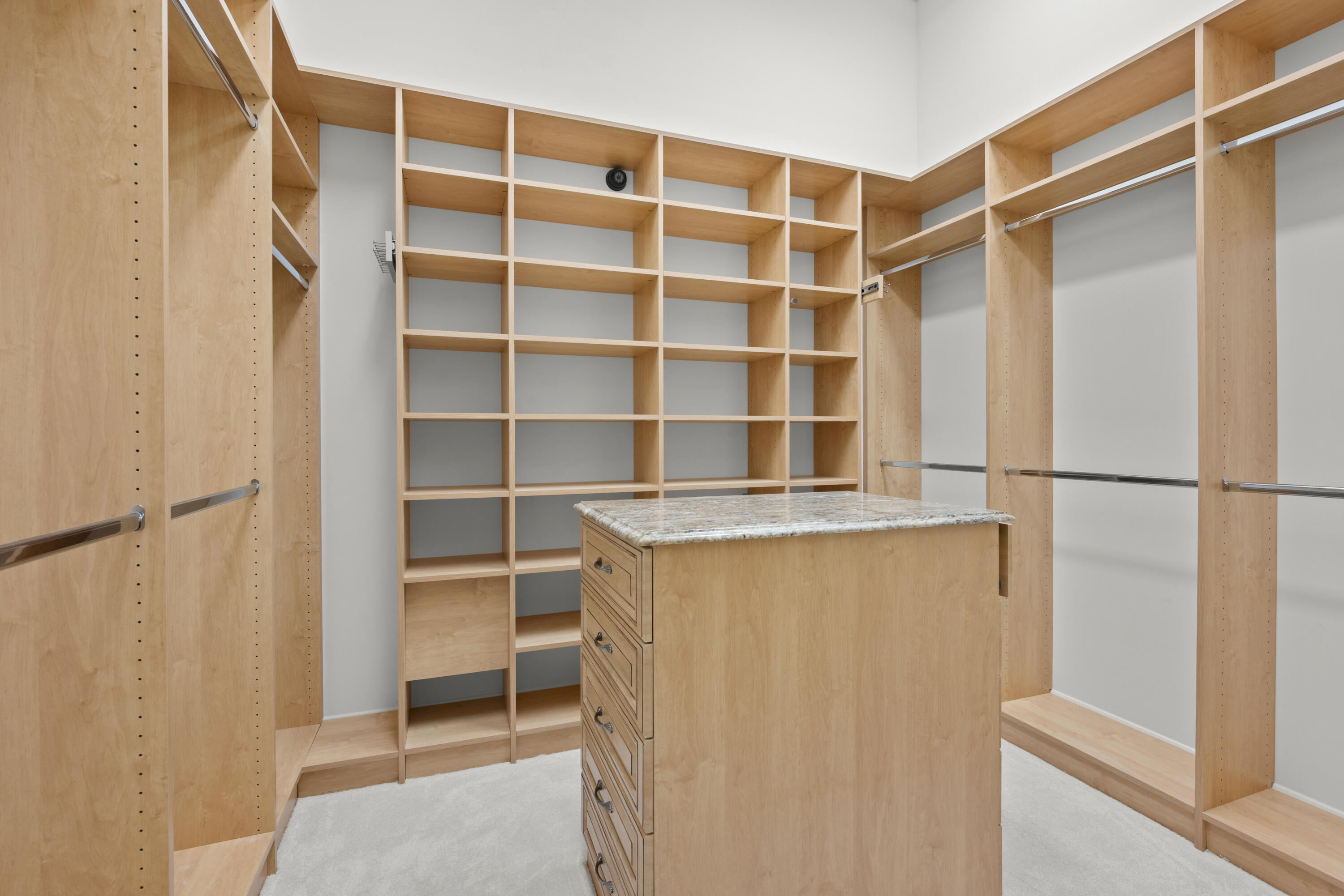 5752 Vintage Oaks Circle