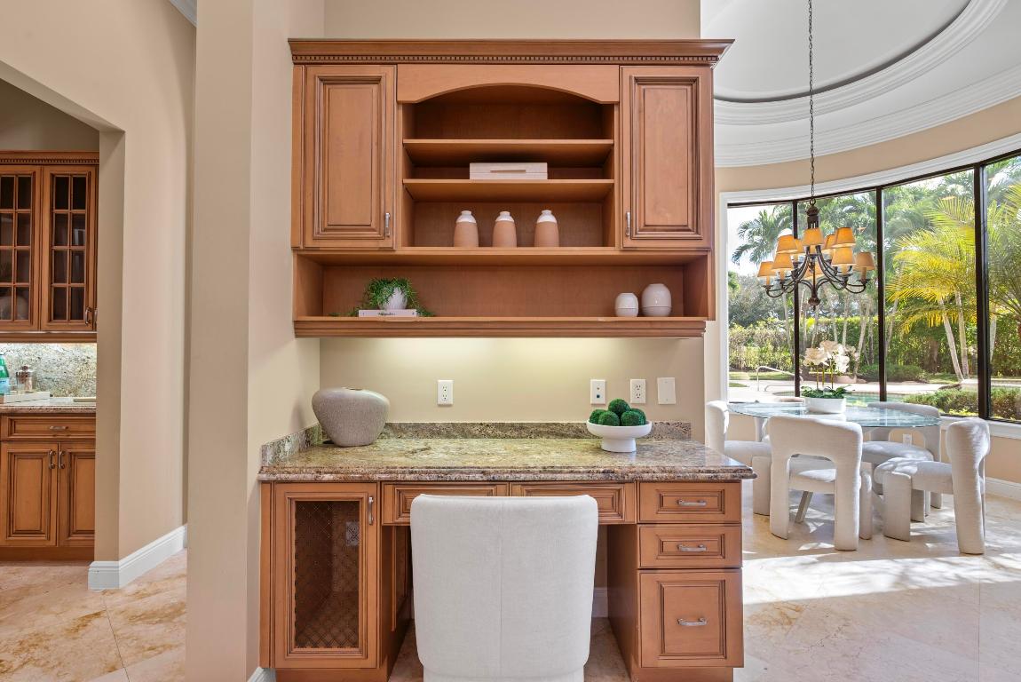 5752 Vintage Oaks Circle