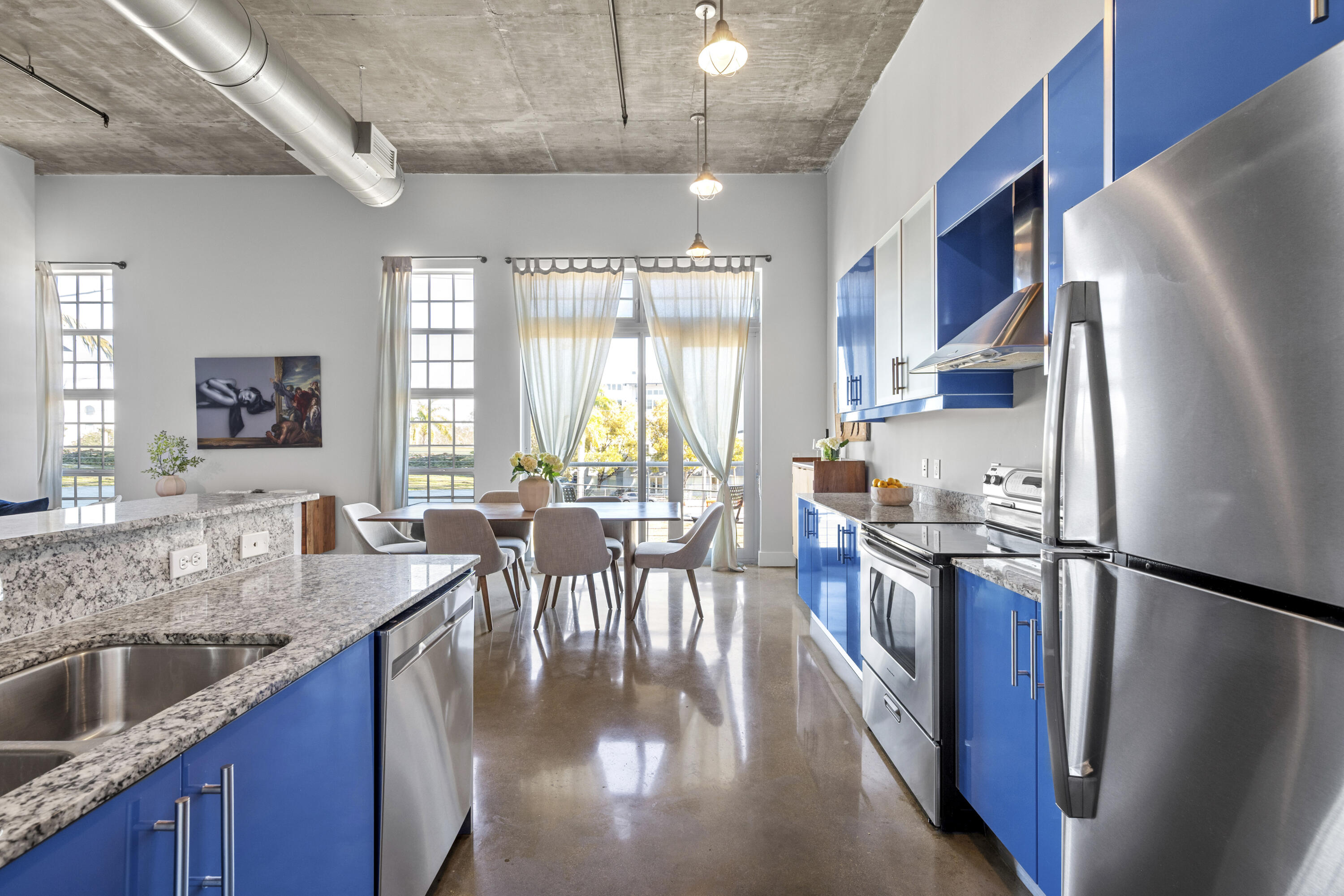 185 NE 4th Avenue 208