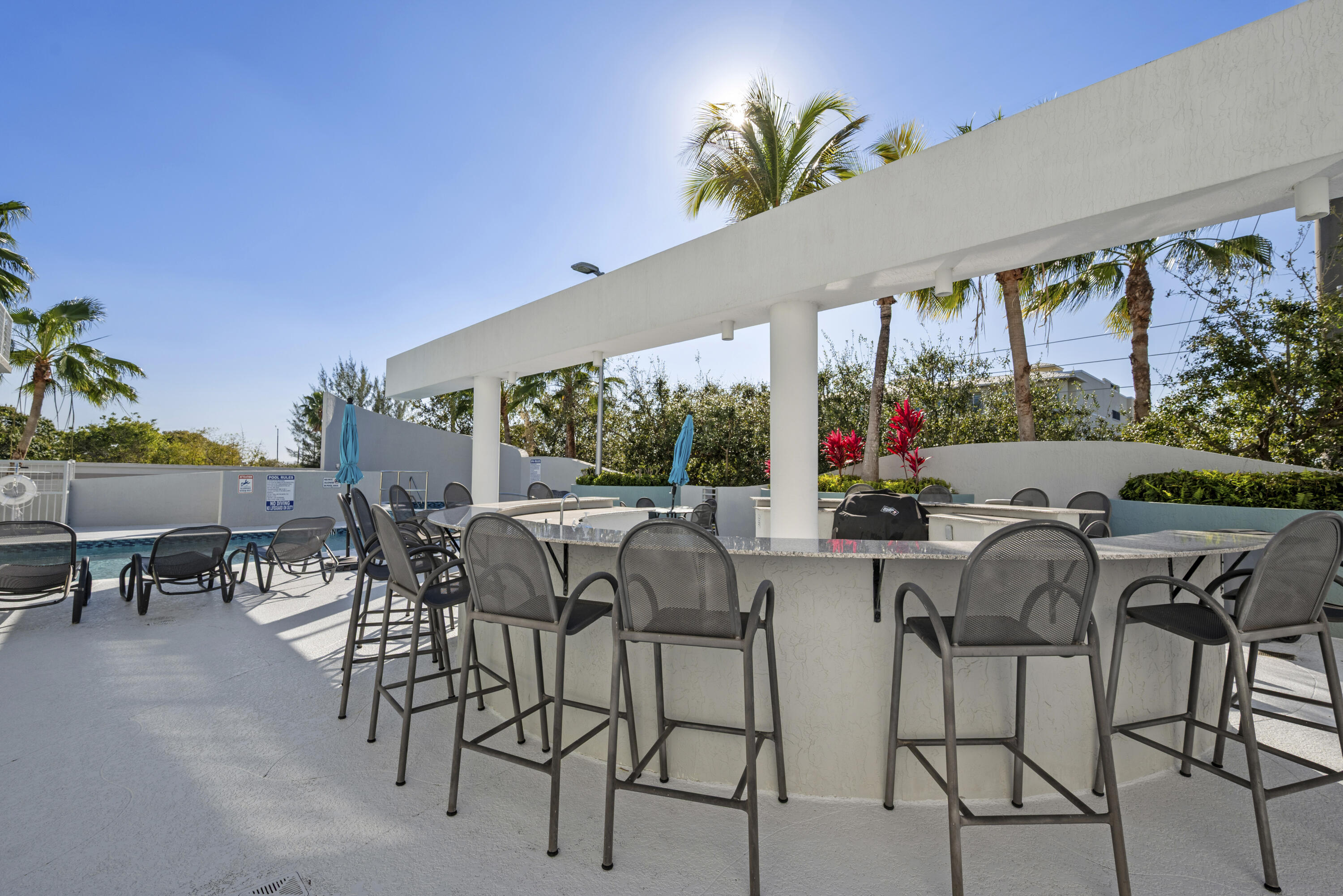 185 NE 4th Avenue 208