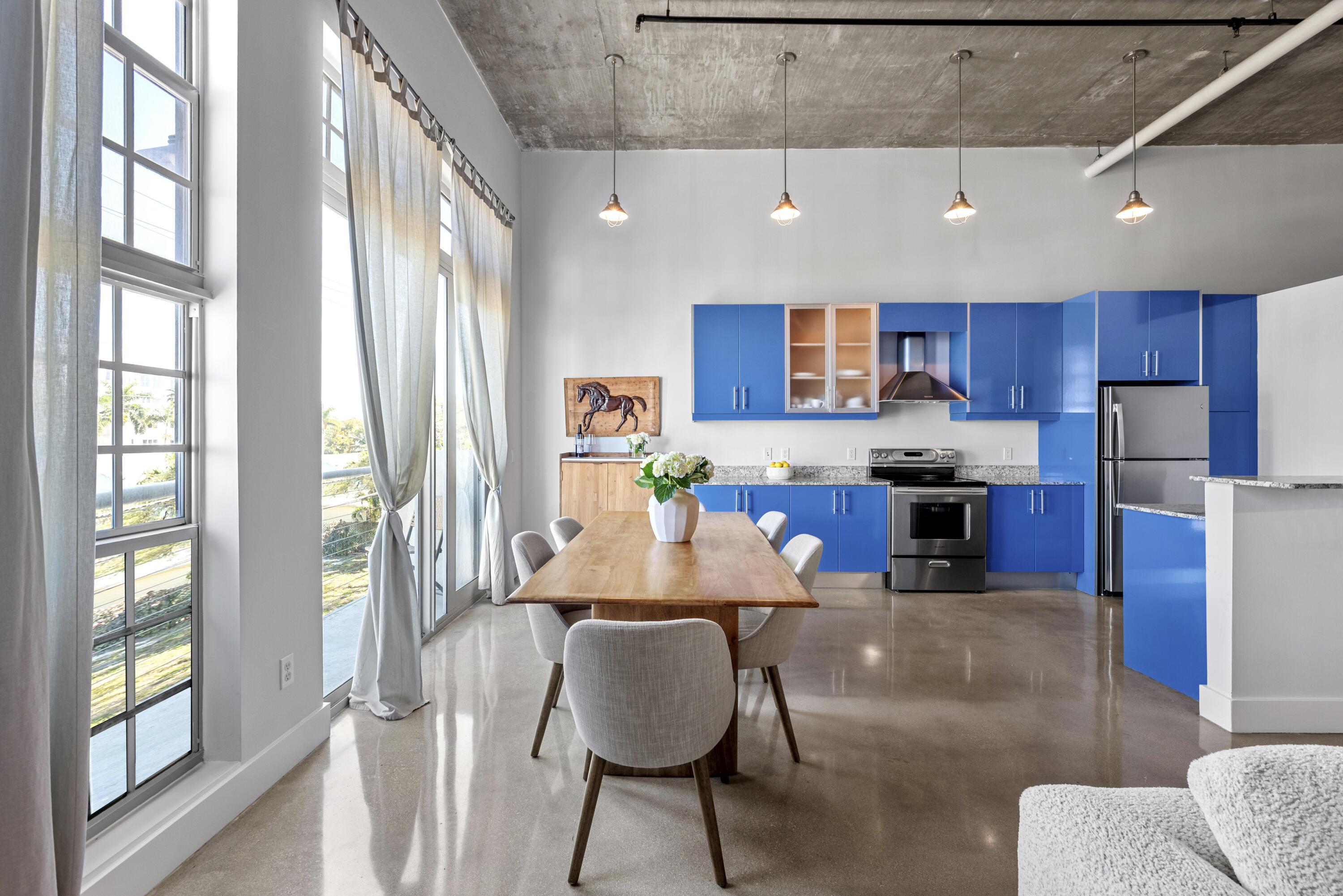 185 NE 4th Avenue 208