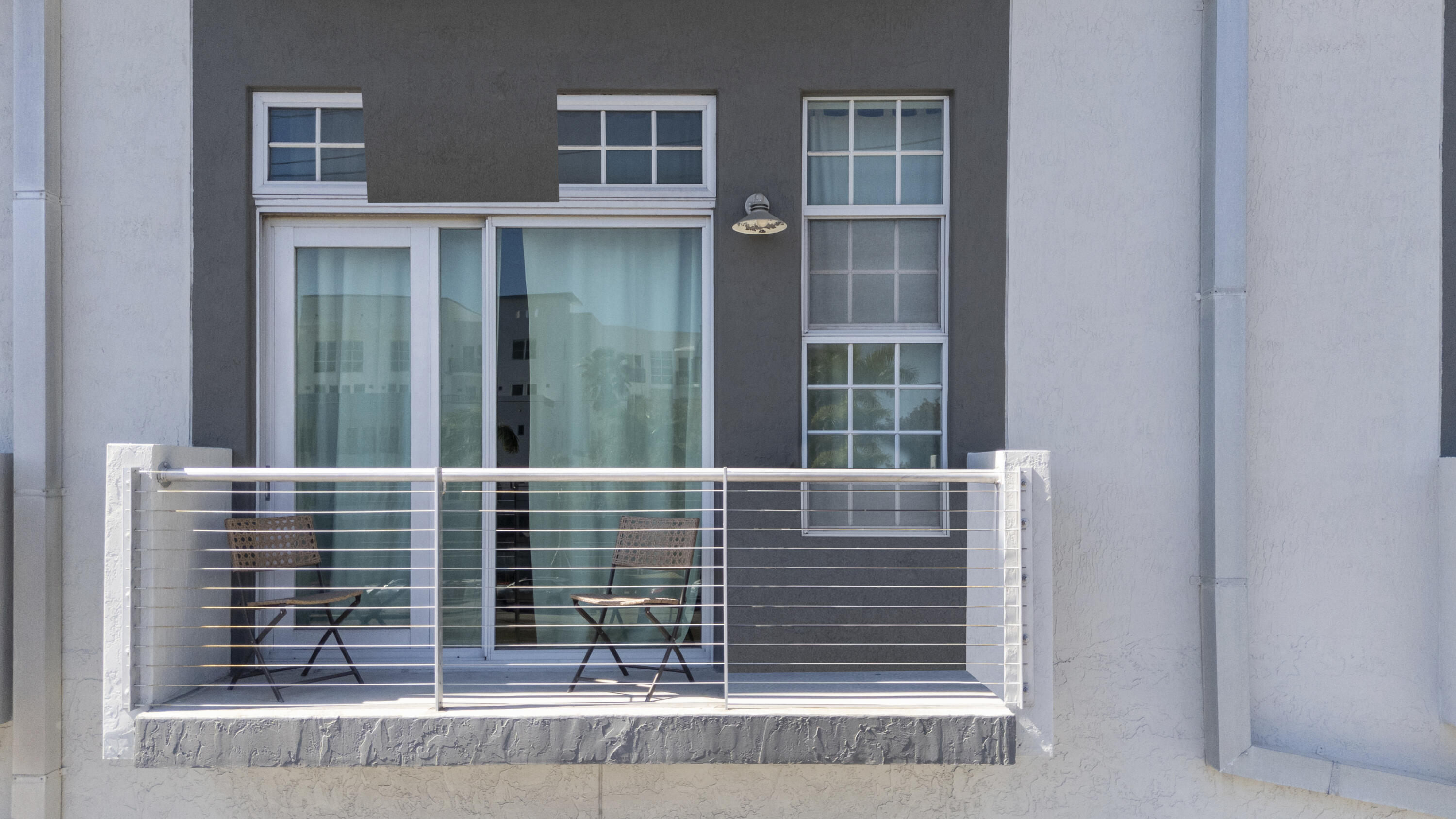 185 NE 4th Avenue 208