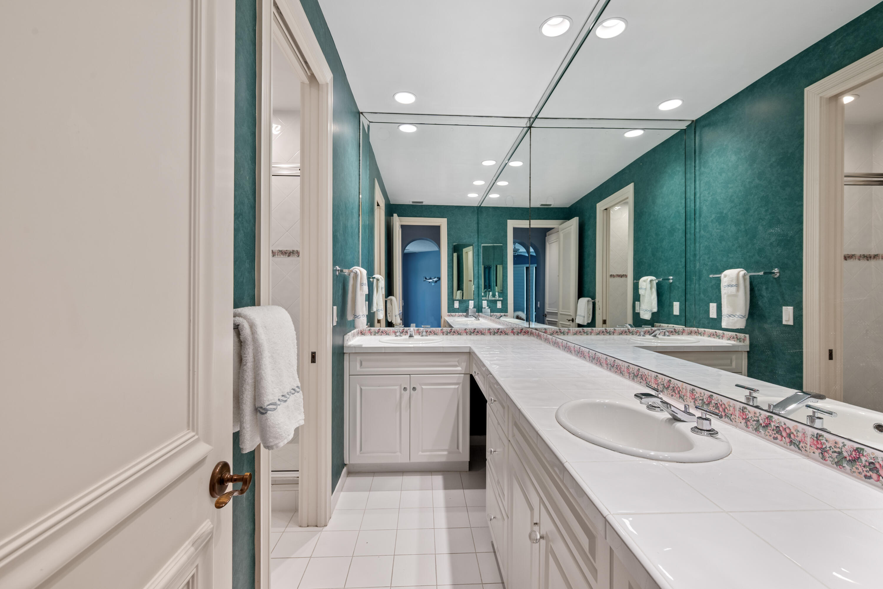 18800 Long Lake Drive