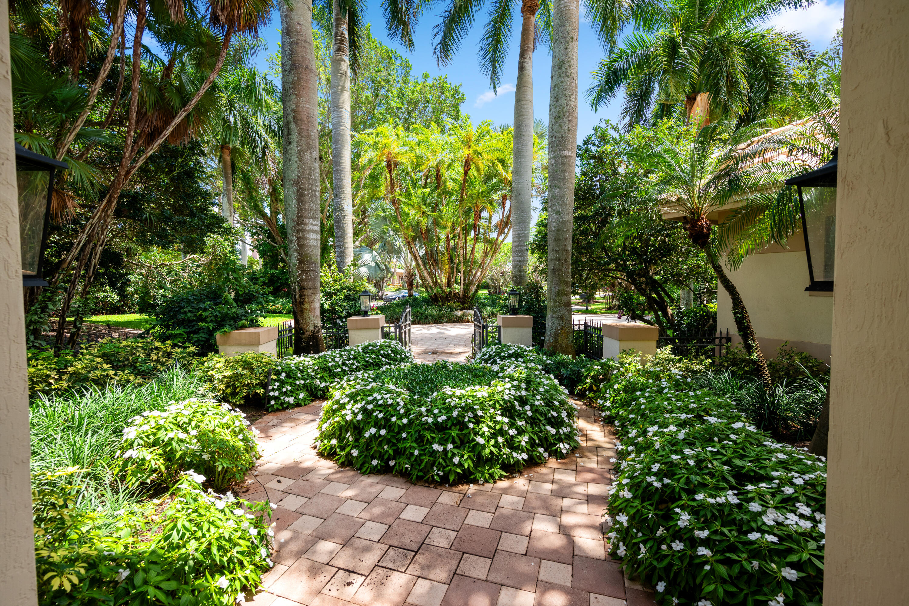 18800 Long Lake Drive