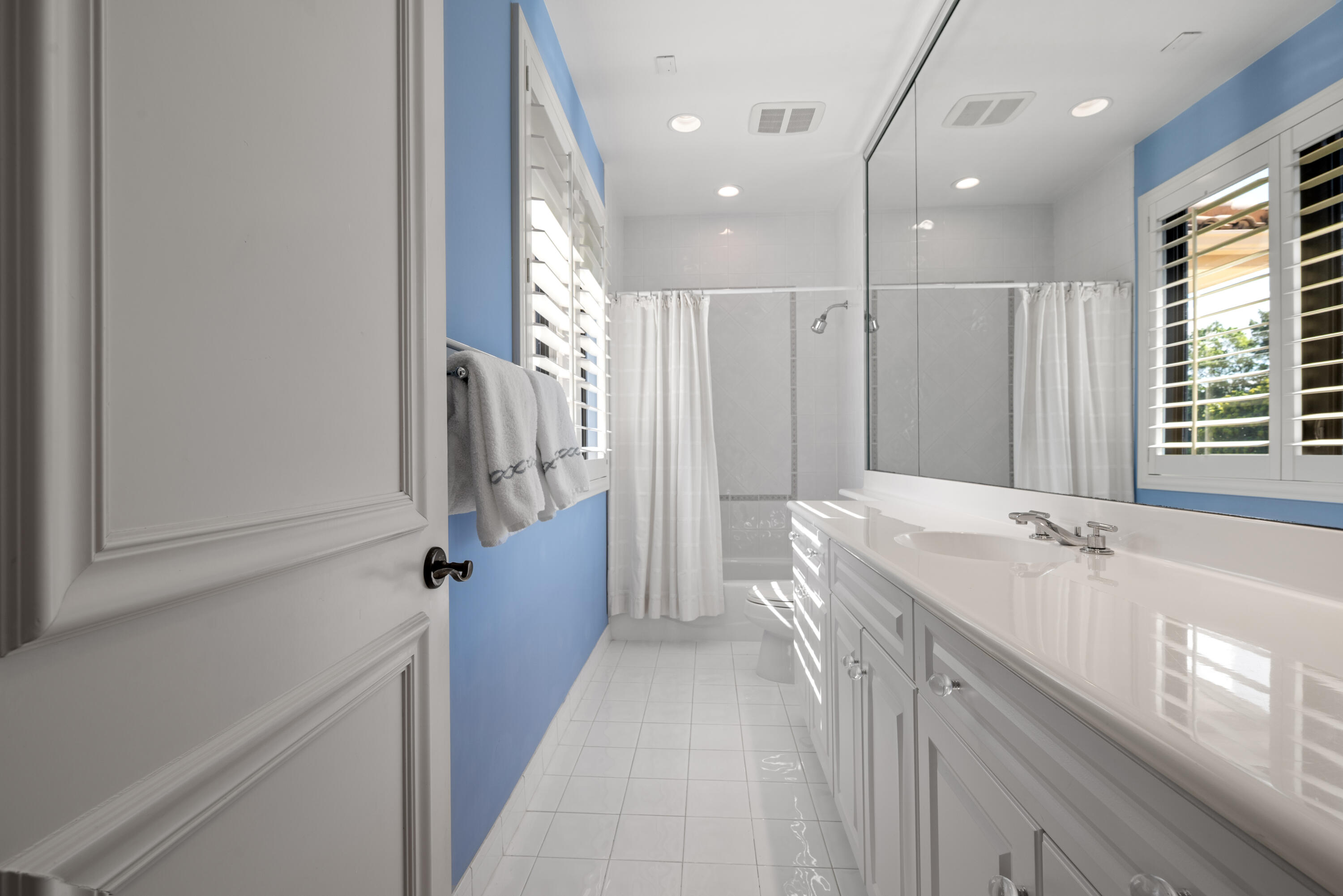 18800 Long Lake Drive