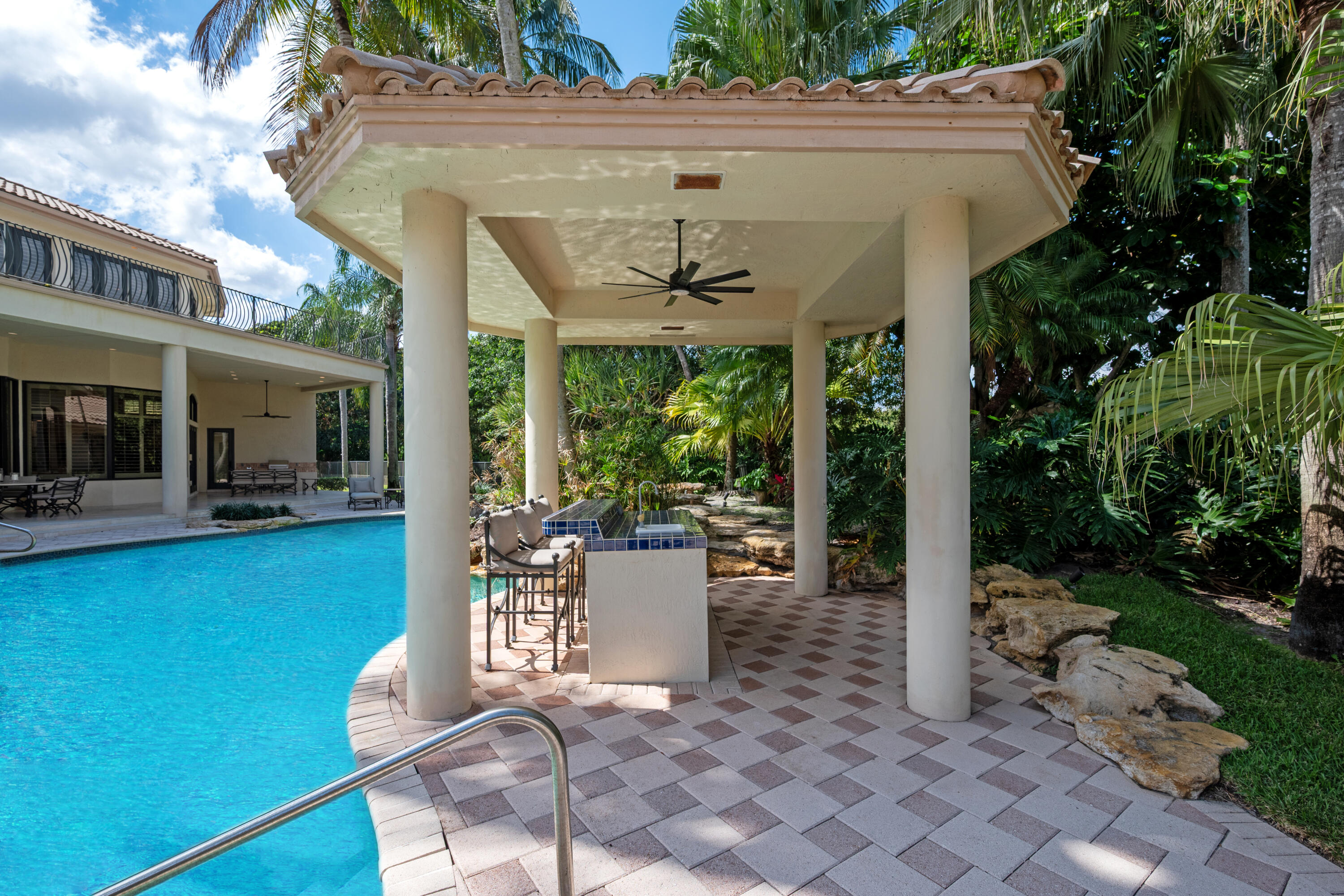 18800 Long Lake Drive