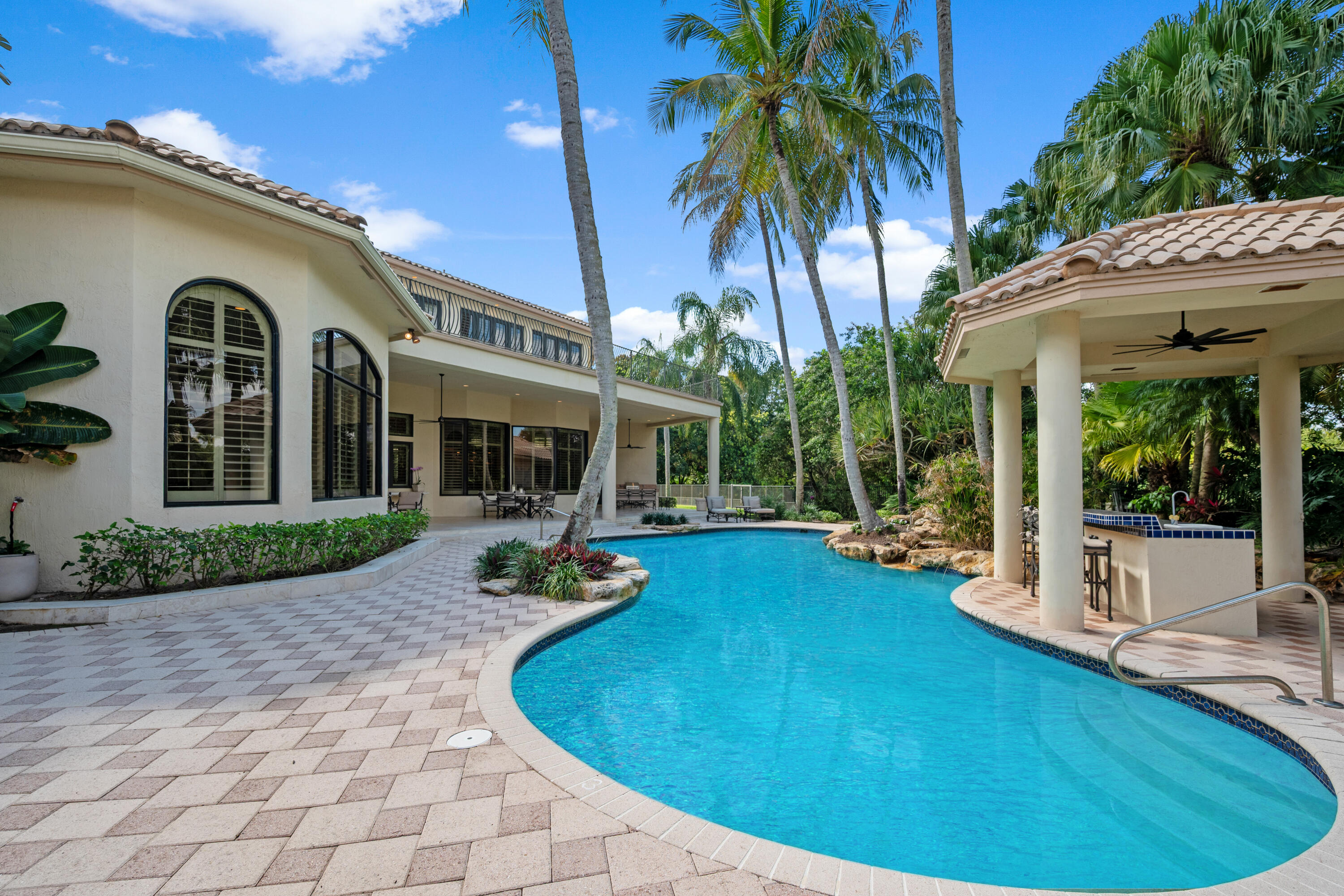 18800 Long Lake Drive