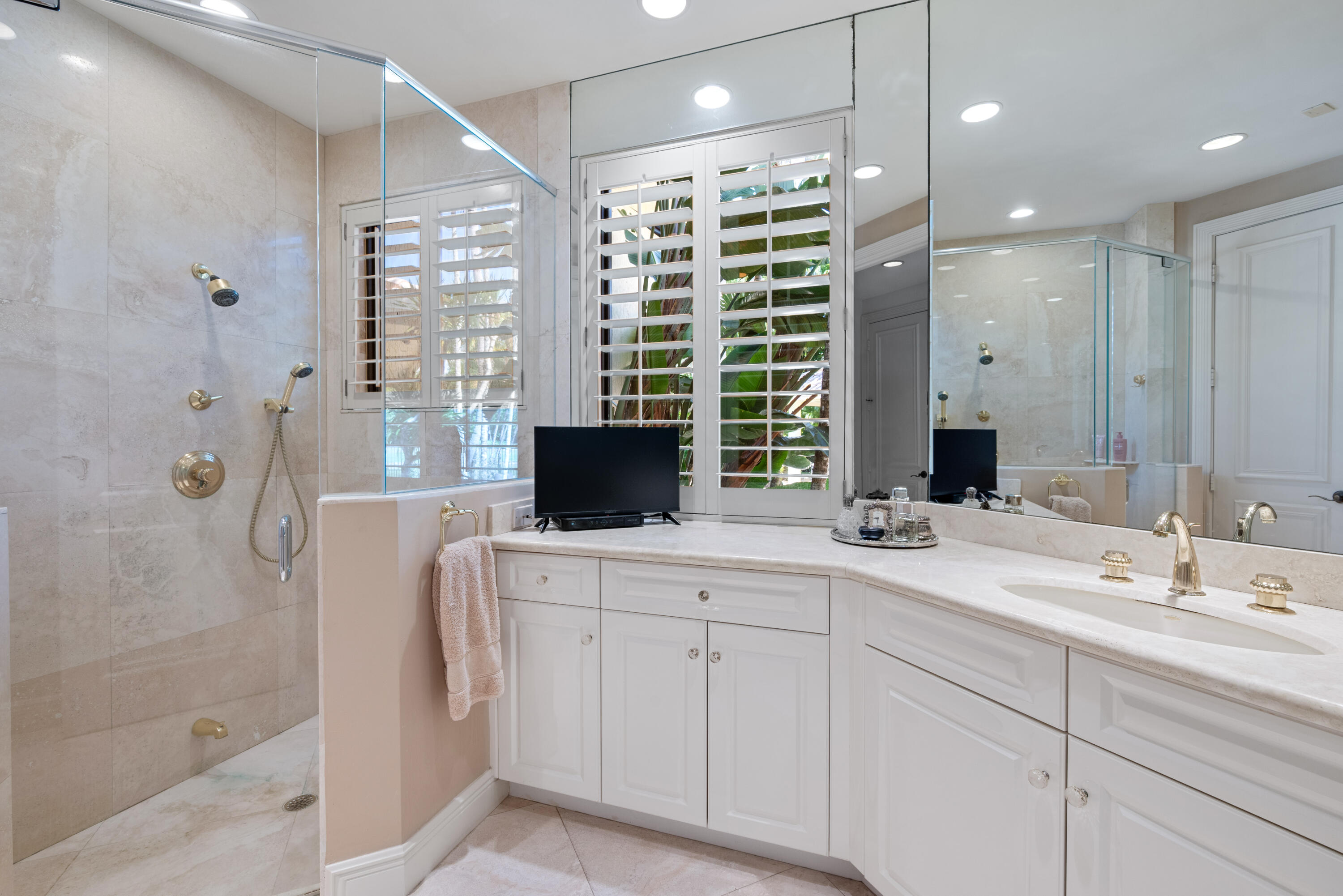 18800 Long Lake Drive