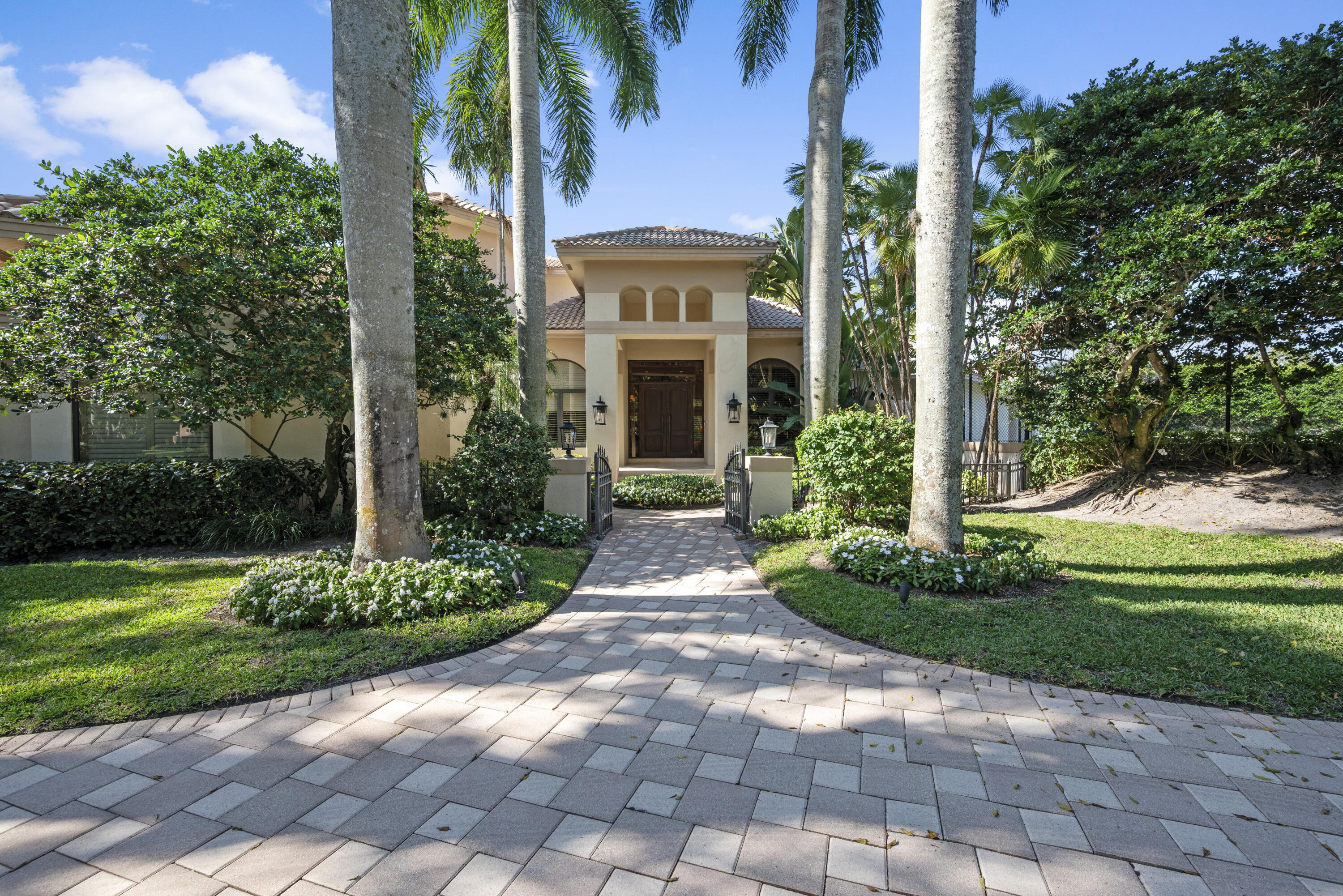 18800 Long Lake Drive