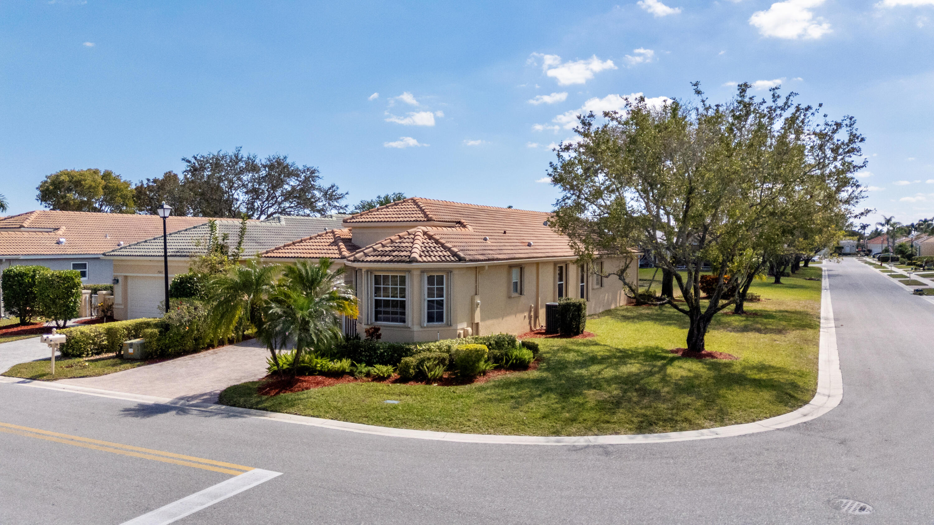 7086 Del Corso Lane