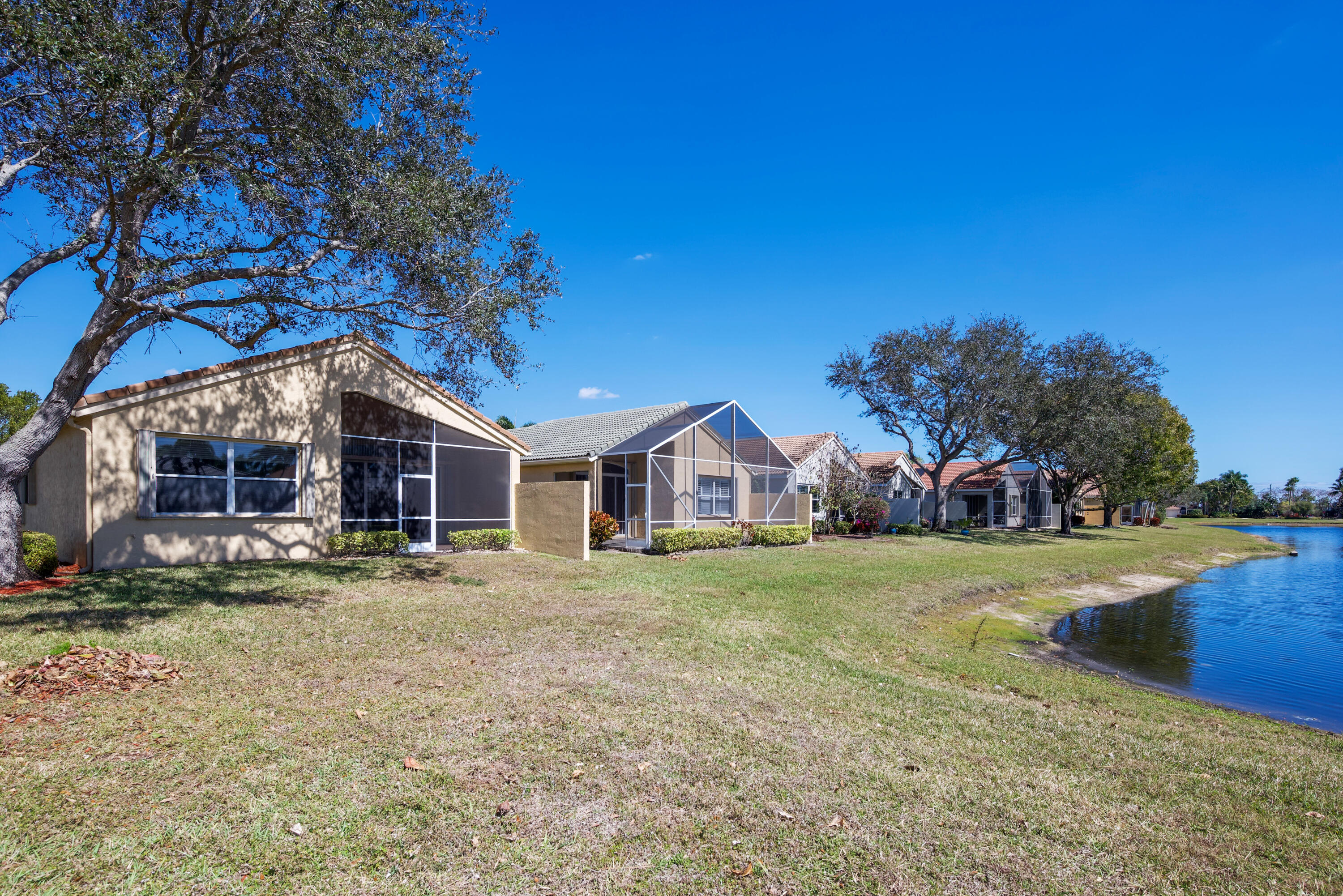 7086 Del Corso Lane