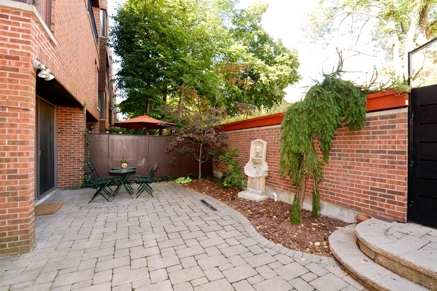 415 W Grant Place Unit: A