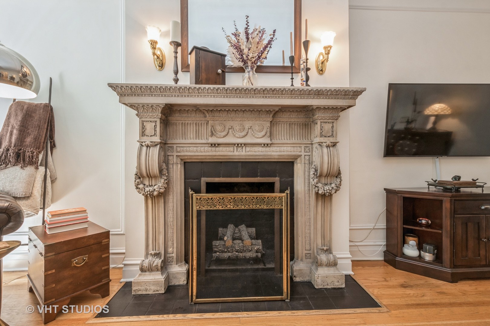 516 W Roscoe Street Unit: 3